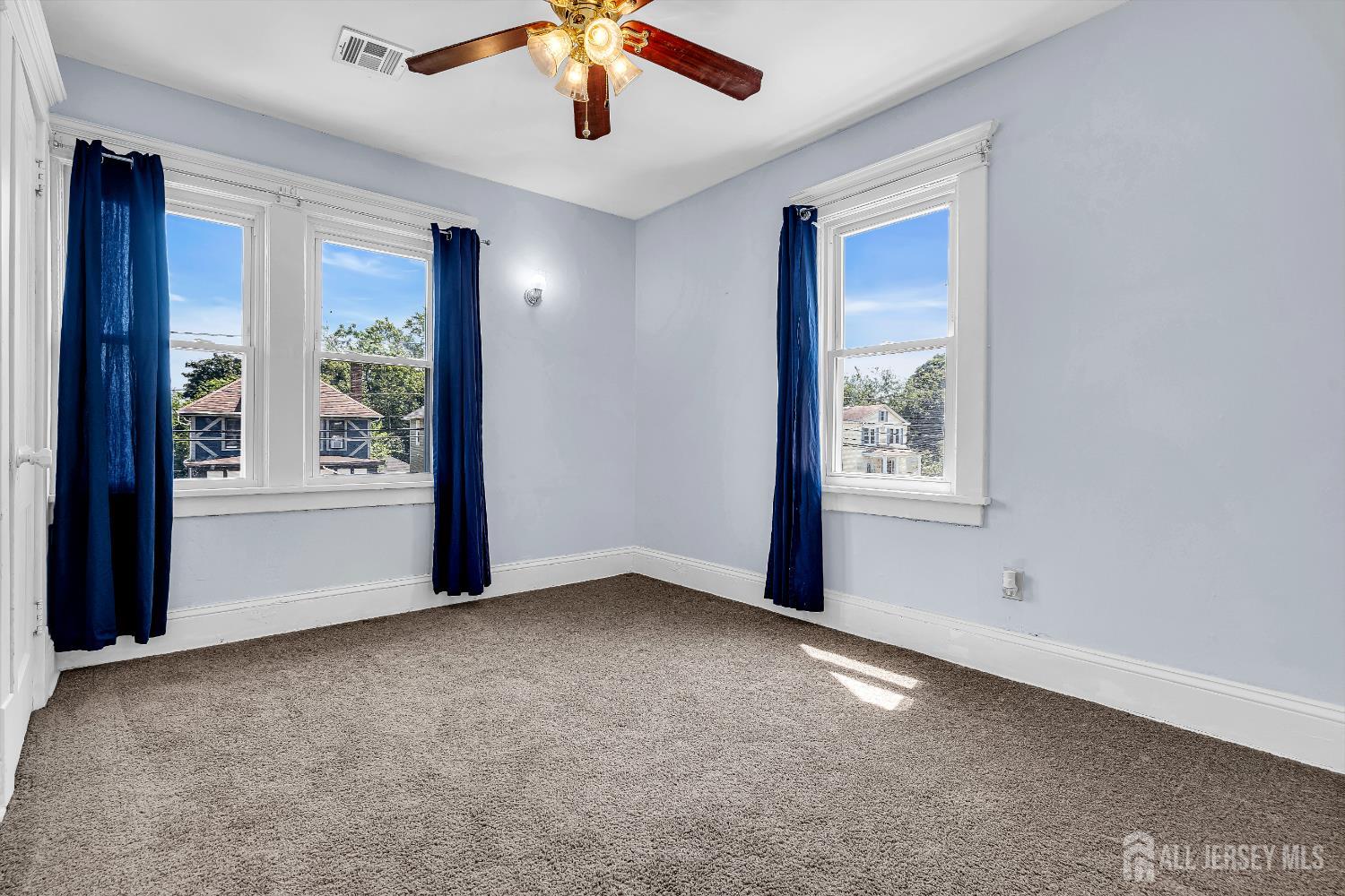 Woodbridge Proper, New Jersey, 07095, United States, 5 Bedrooms Bedrooms, ,2 BathroomsBathrooms,Residential,For Sale,1906051