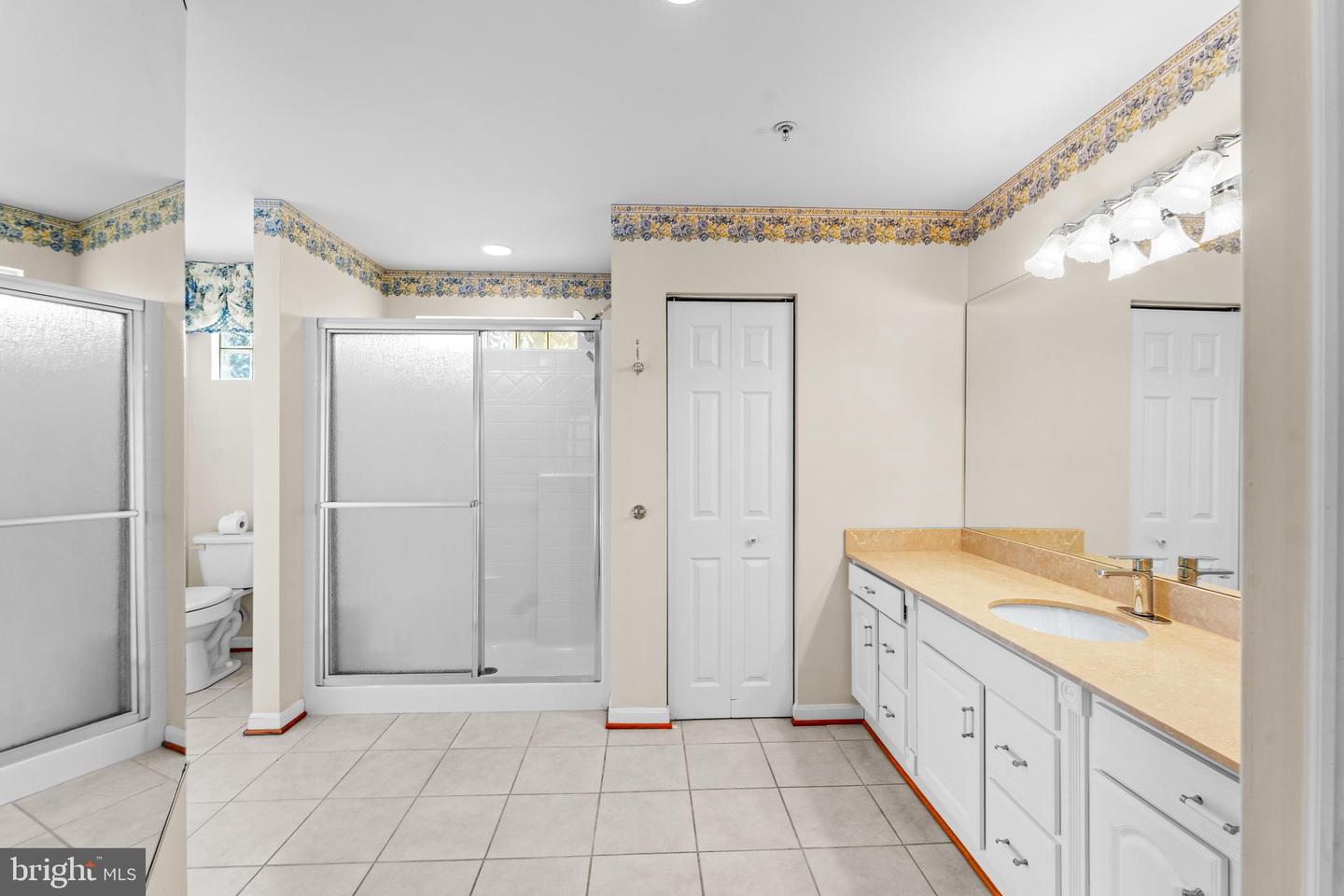 Clinton, Maryland, 20735, United States, 5 Bedrooms Bedrooms, ,5 BathroomsBathrooms,Residential,For Sale,1907711