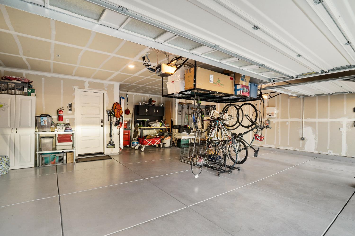 Atwater, California, 95301, United States, 5 Bedrooms Bedrooms, ,4 BathroomsBathrooms,Residential,For Sale,1983820