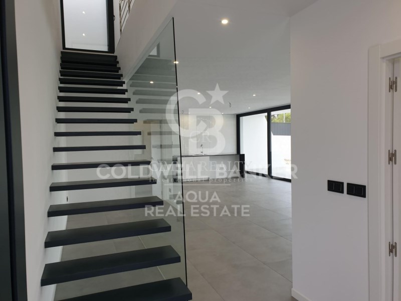 Alicante, Calpe / Calp, Calpe Pueblo Alicante, Cal, Calpe / Calp, Comunidad Valenciana, 03710, ES, 5 Bedrooms Bedrooms, ,5 BathroomsBathrooms,Residential,For Sale,Alicante, Calpe / Calp, Calpe Pueblo Alicante, Cal,1621624