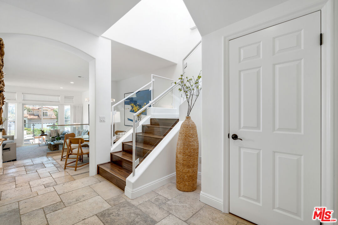 Malibu, California, 90265, United States, 2 Bedrooms Bedrooms, ,3 BathroomsBathrooms,Residential,For Sale,1902662