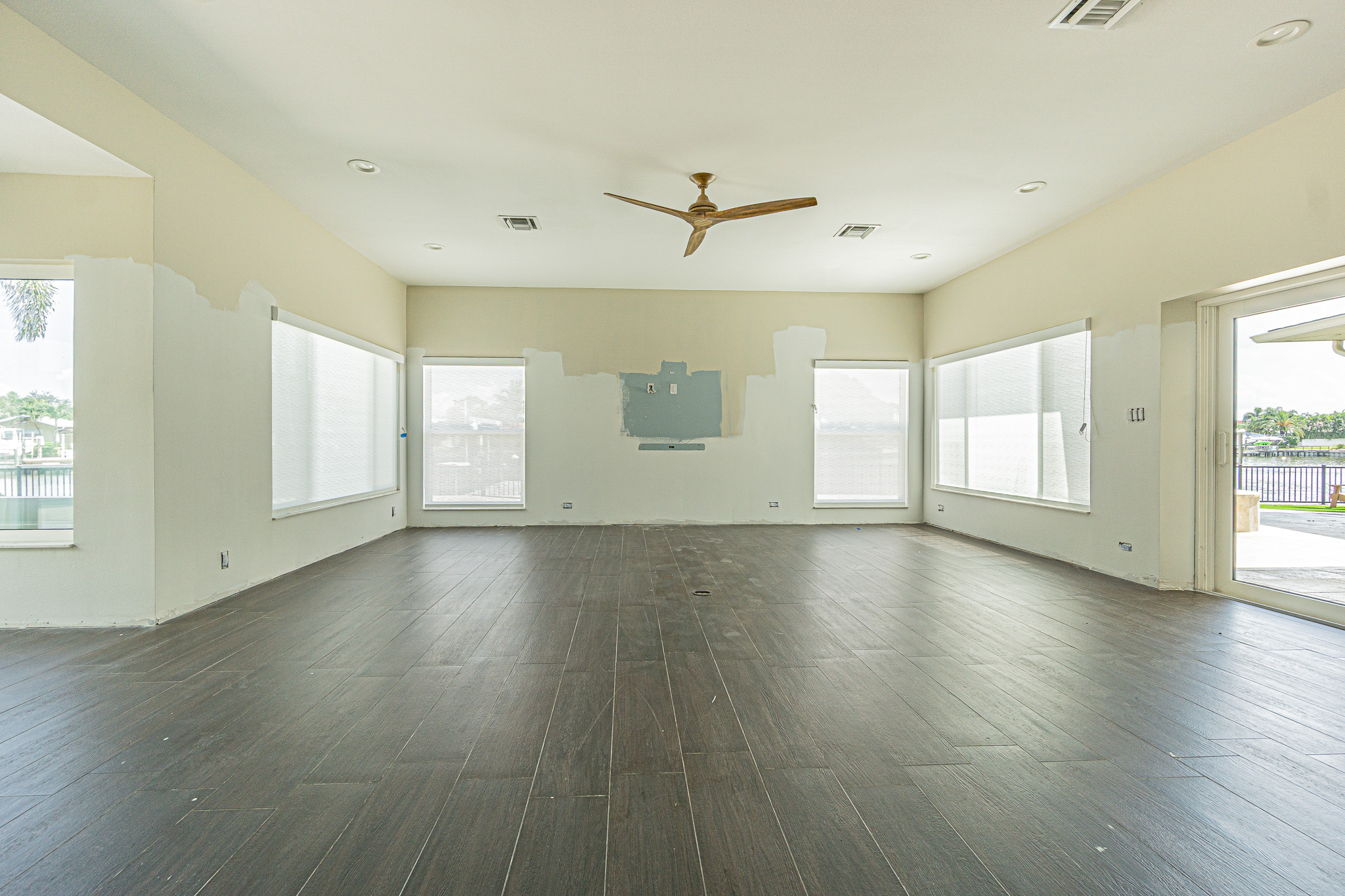 St. Petersburg, Florida, 33704, United States, 4 Bedrooms Bedrooms, ,3 BathroomsBathrooms,Residential,For Sale,1979413