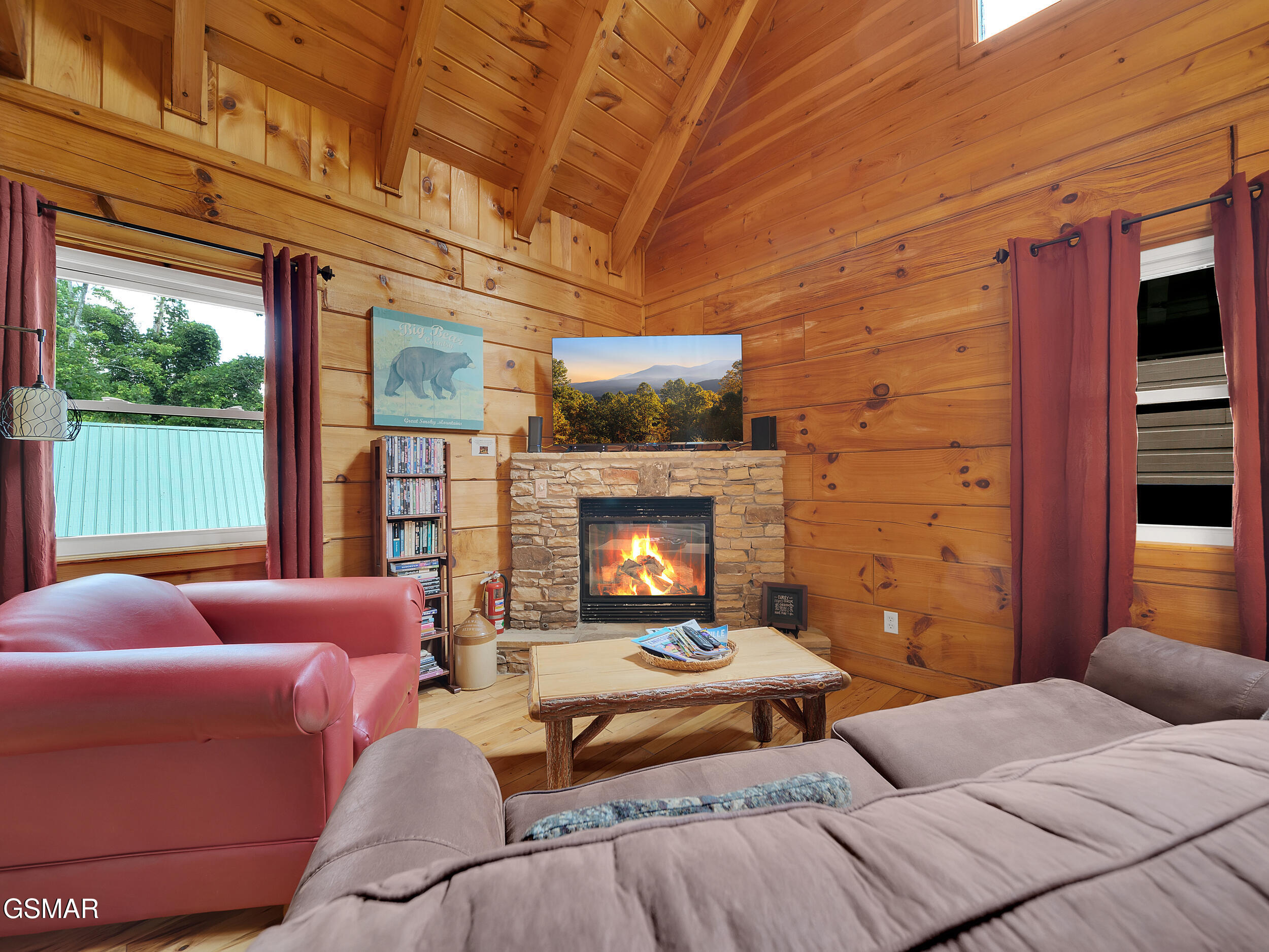 Gatlinburg, Tennessee, 37738, United States, 2 Bedrooms Bedrooms, ,2 BathroomsBathrooms,Residential,For Sale,1982435