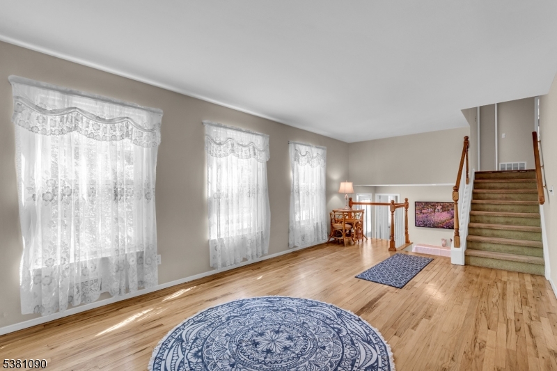 Bridgewater Twp., New Jersey, 08807, United States, 4 Bedrooms Bedrooms, ,3 BathroomsBathrooms,Residential,For Sale,1938544