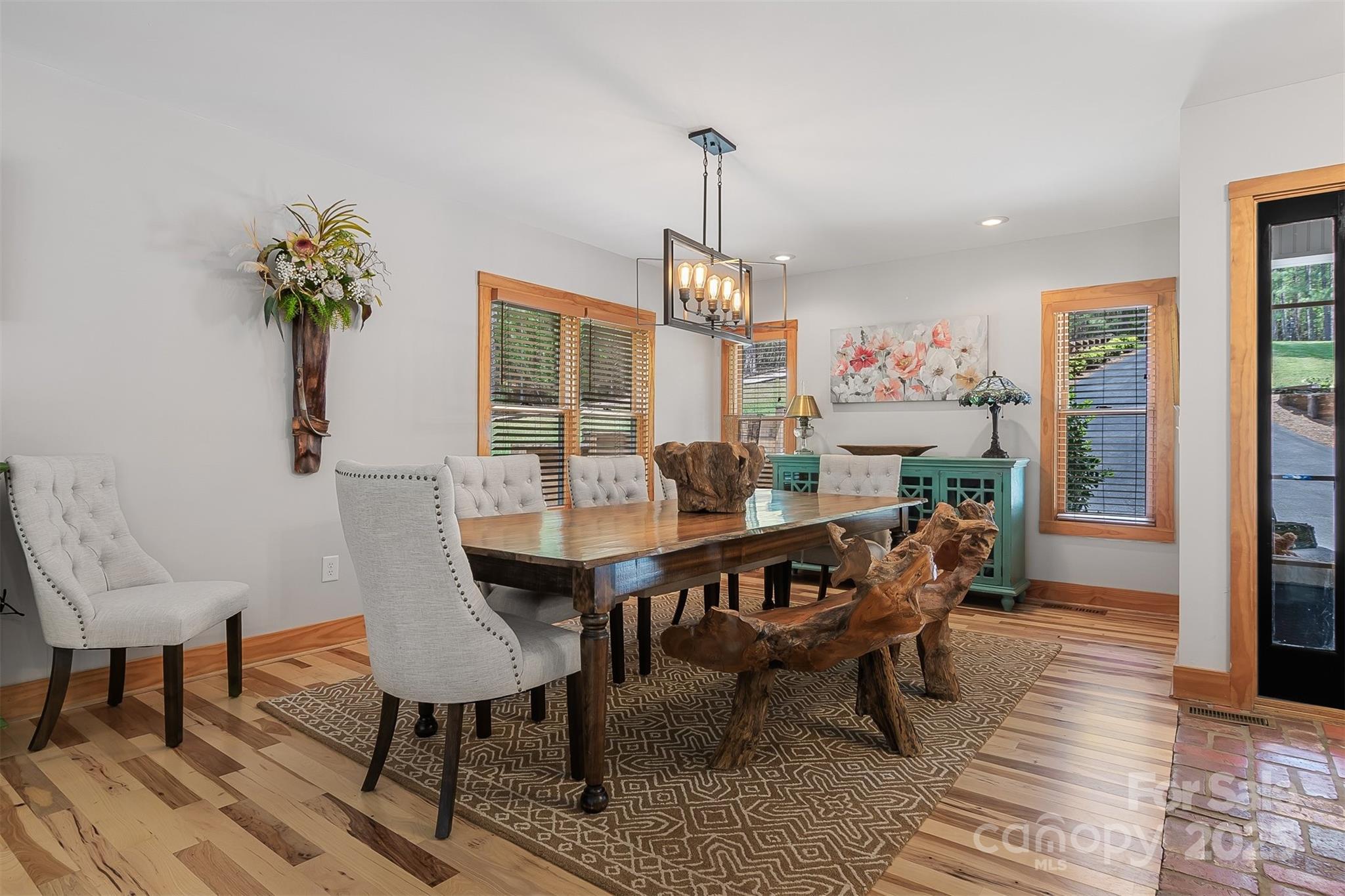 Granite Falls, North Carolina, 28630, United States, 3 Bedrooms Bedrooms, ,3 BathroomsBathrooms,Residential,For Sale,1794602