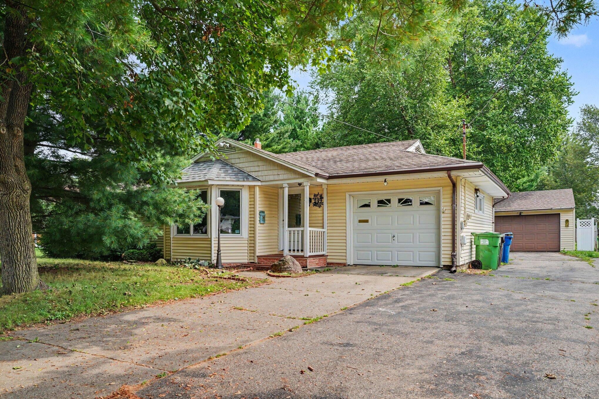 20th St, Battle Creek, MI 49015 #1