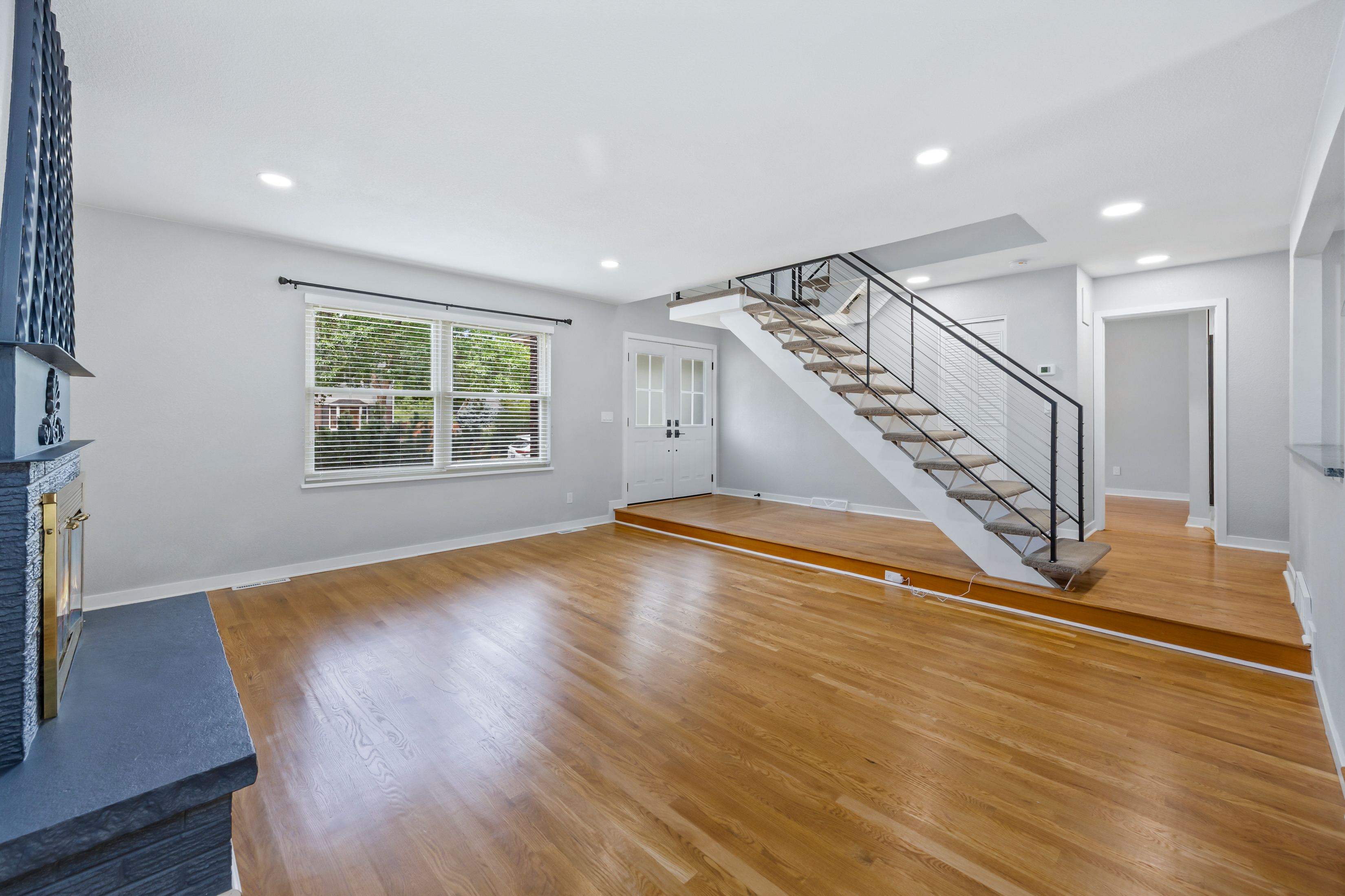  Beautifully renovated home in the desirable Three Fountains community - 物件實景