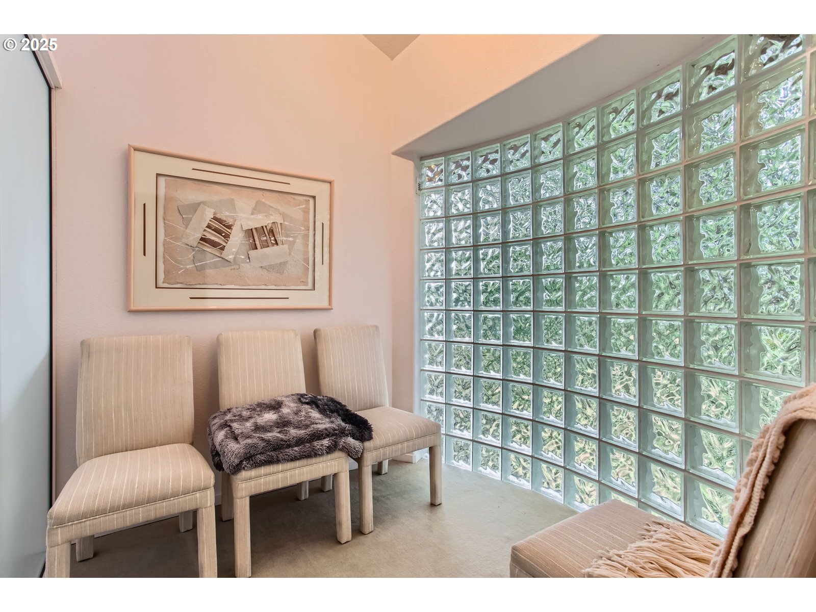 Portland, Oregon, 97229, United States, 3 Bedrooms Bedrooms, ,4 BathroomsBathrooms,Residential,For Sale,1982517