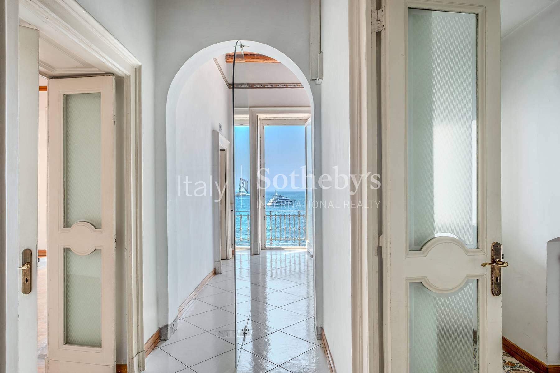  Spacious panoramic apartment in Via Partenope - 物件實景