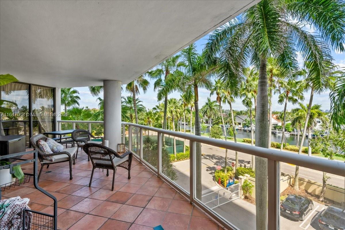 3598 Yacht Club Dr Unit 302, Aventura, Florida, 33180, United States, 3 Bedrooms Bedrooms, ,2 BathroomsBathrooms,Residential,For Sale,3598 Yacht Club Dr Unit 302,1622452