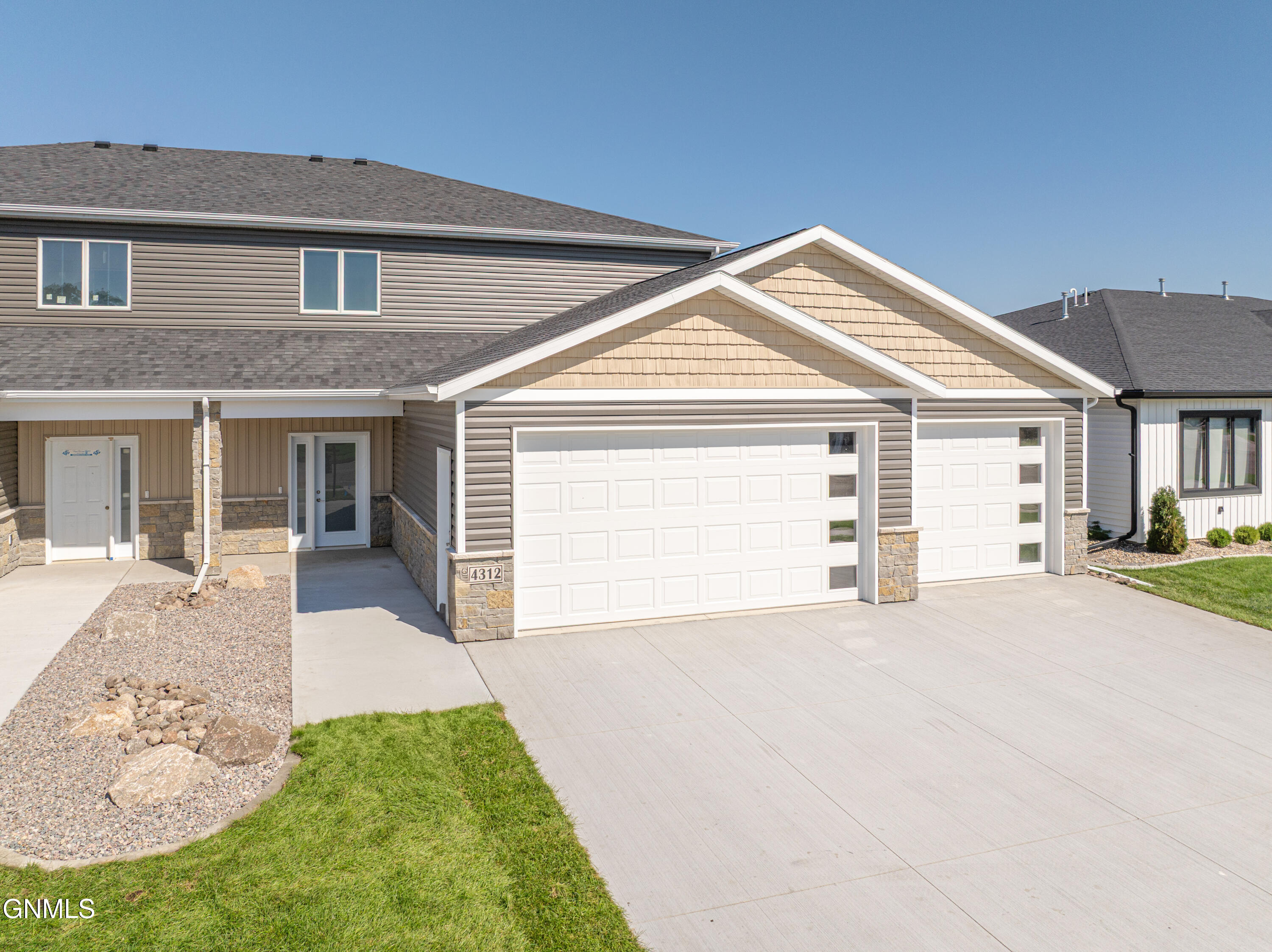 Bismarck, North Dakota, 58504, United States, 3 Bedrooms Bedrooms, ,3 BathroomsBathrooms,Residential,For Sale,1938012