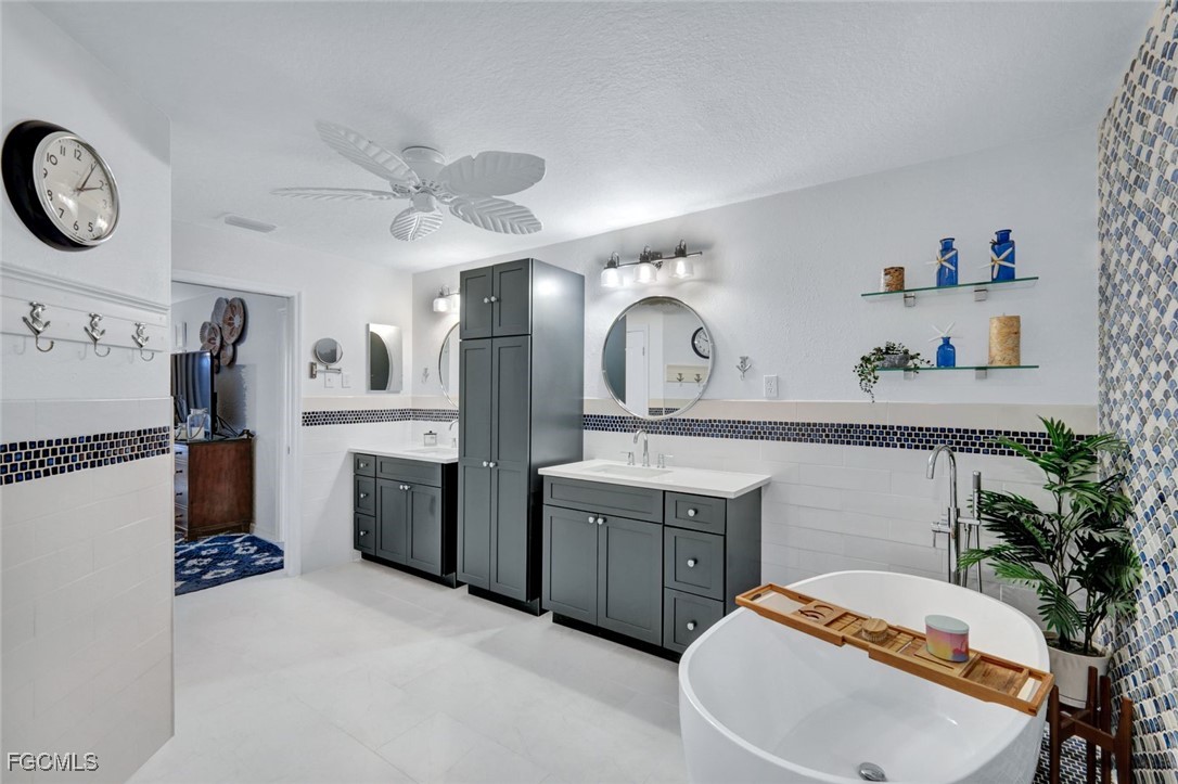 Cape Coral, Florida, 33914, United States, 3 Bedrooms Bedrooms, ,2 BathroomsBathrooms,Residential,For Sale,1982760