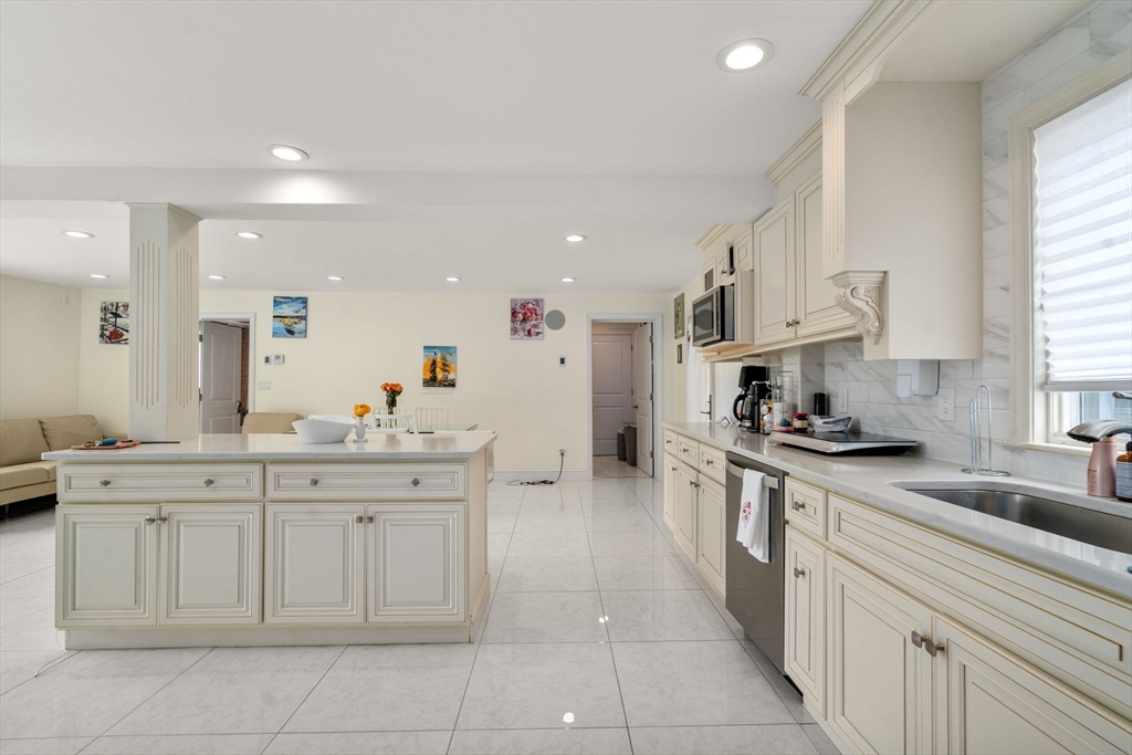 Needham, Massachusetts, 02494, United States, 4 Bedrooms Bedrooms, ,6 BathroomsBathrooms,Residential,For Sale,1995661