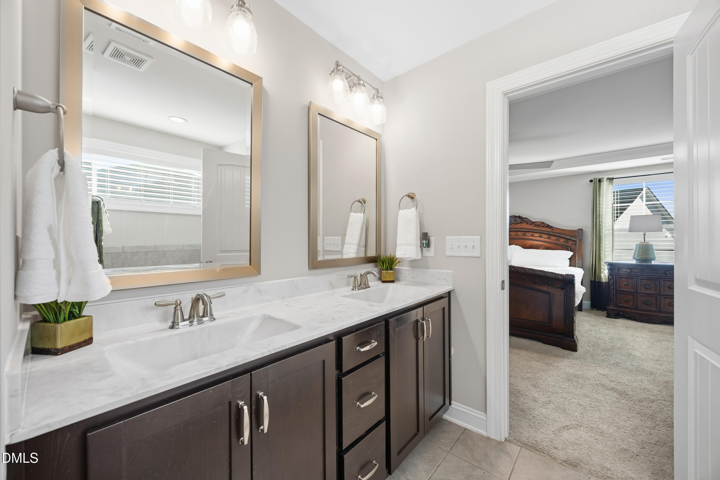 Fuquay Varina, North Carolina, 27526, United States, 5 Bedrooms Bedrooms, ,4 BathroomsBathrooms,Residential,For Sale,1990818