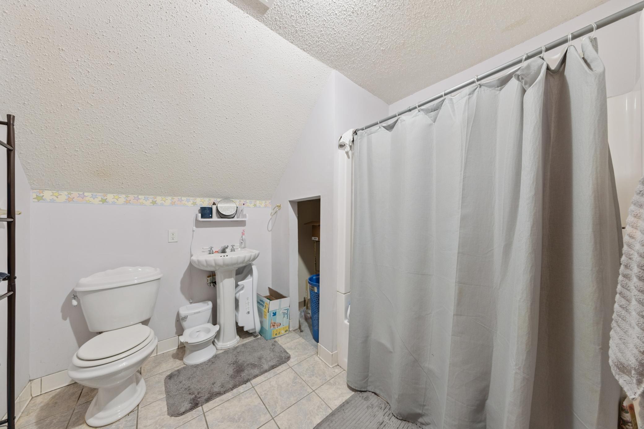 Saint Paul, Minnesota, 55104, United States, ,Residential,For Sale,1932616