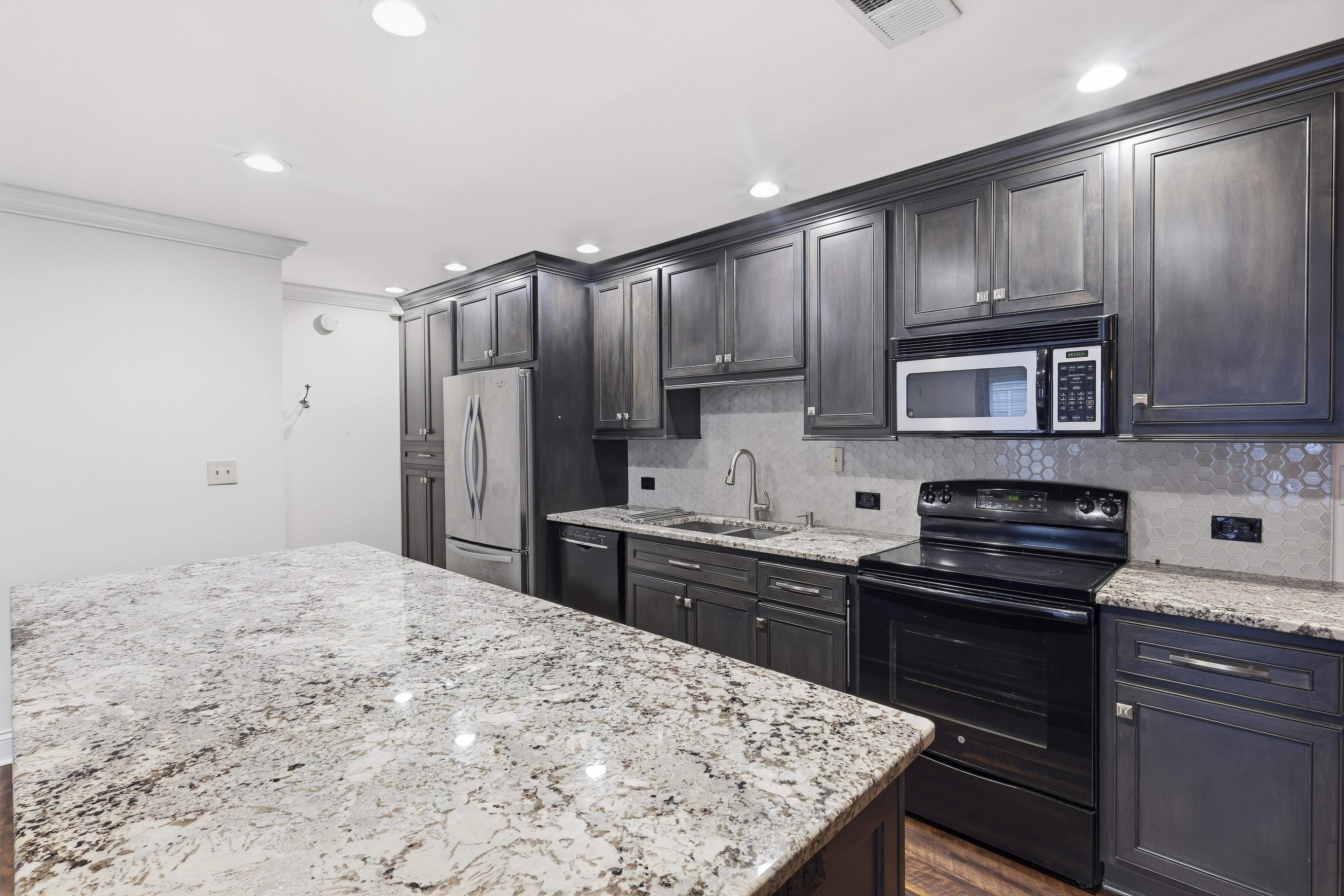  4708 Weybridge Gardens, 104, Louisville, KY 40207 - 物件實景