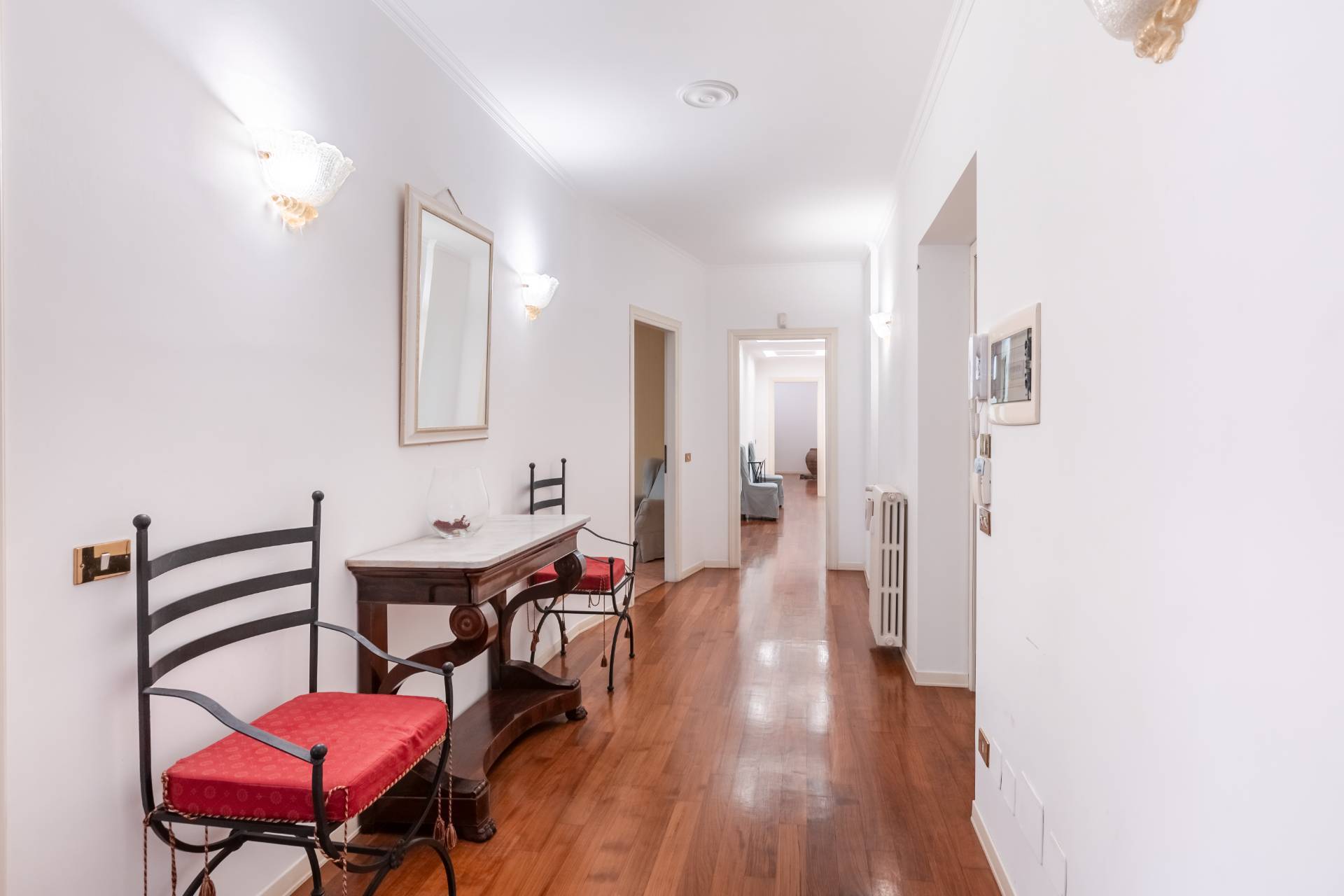 Roma, Roma, 00100, IT, 5 Bedrooms Bedrooms, ,3 BathroomsBathrooms,Residential,For Sale,1738705
