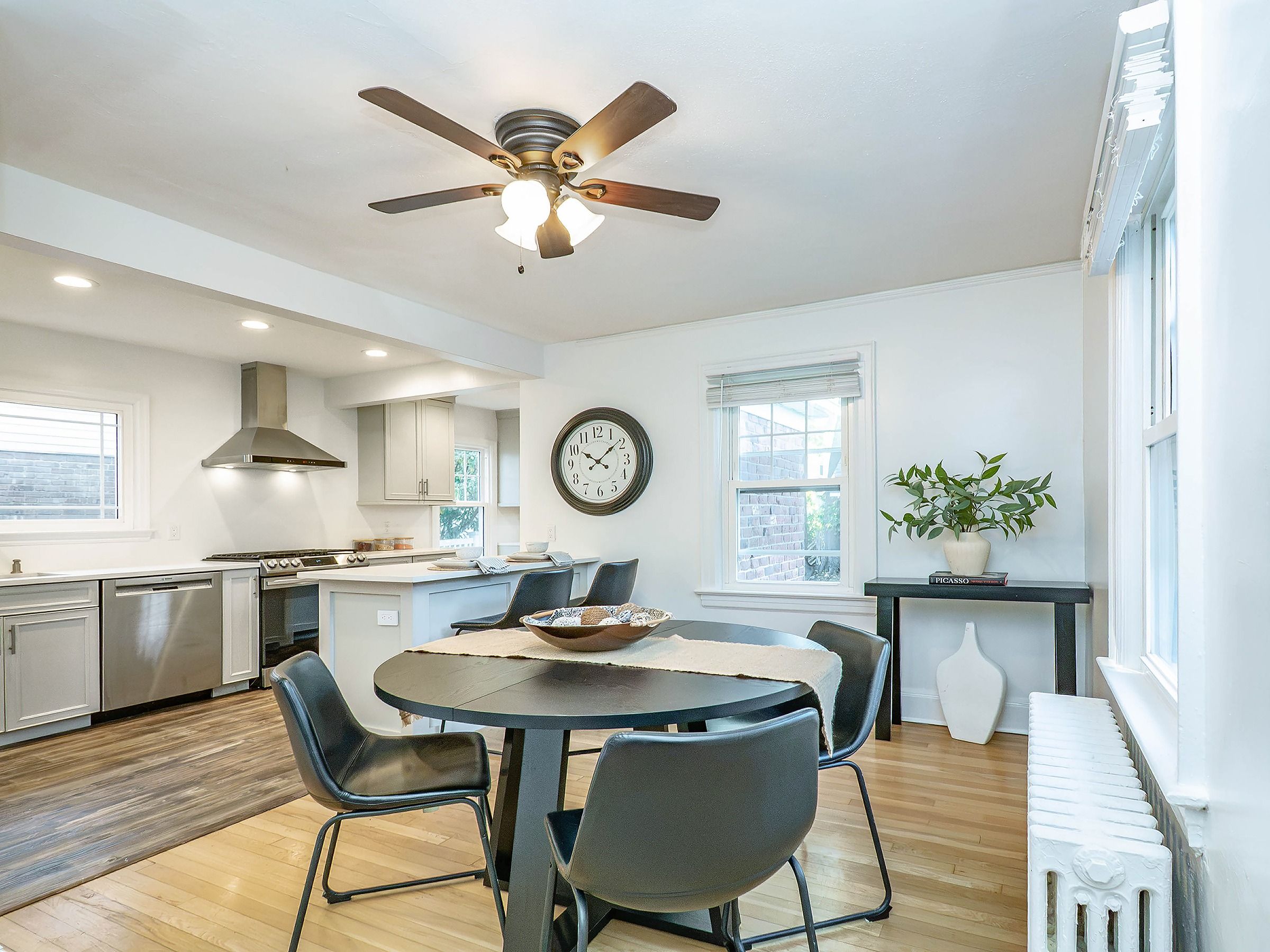  74 Irma Avenue, Port Washington, NY, 11050 - 物件實景