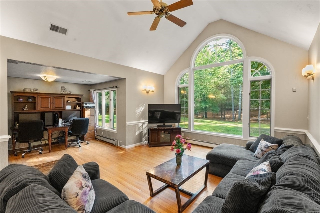 Halifax, Massachusetts, 02338, United States, 3 Bedrooms Bedrooms, ,3 BathroomsBathrooms,Residential,For Sale,1938860