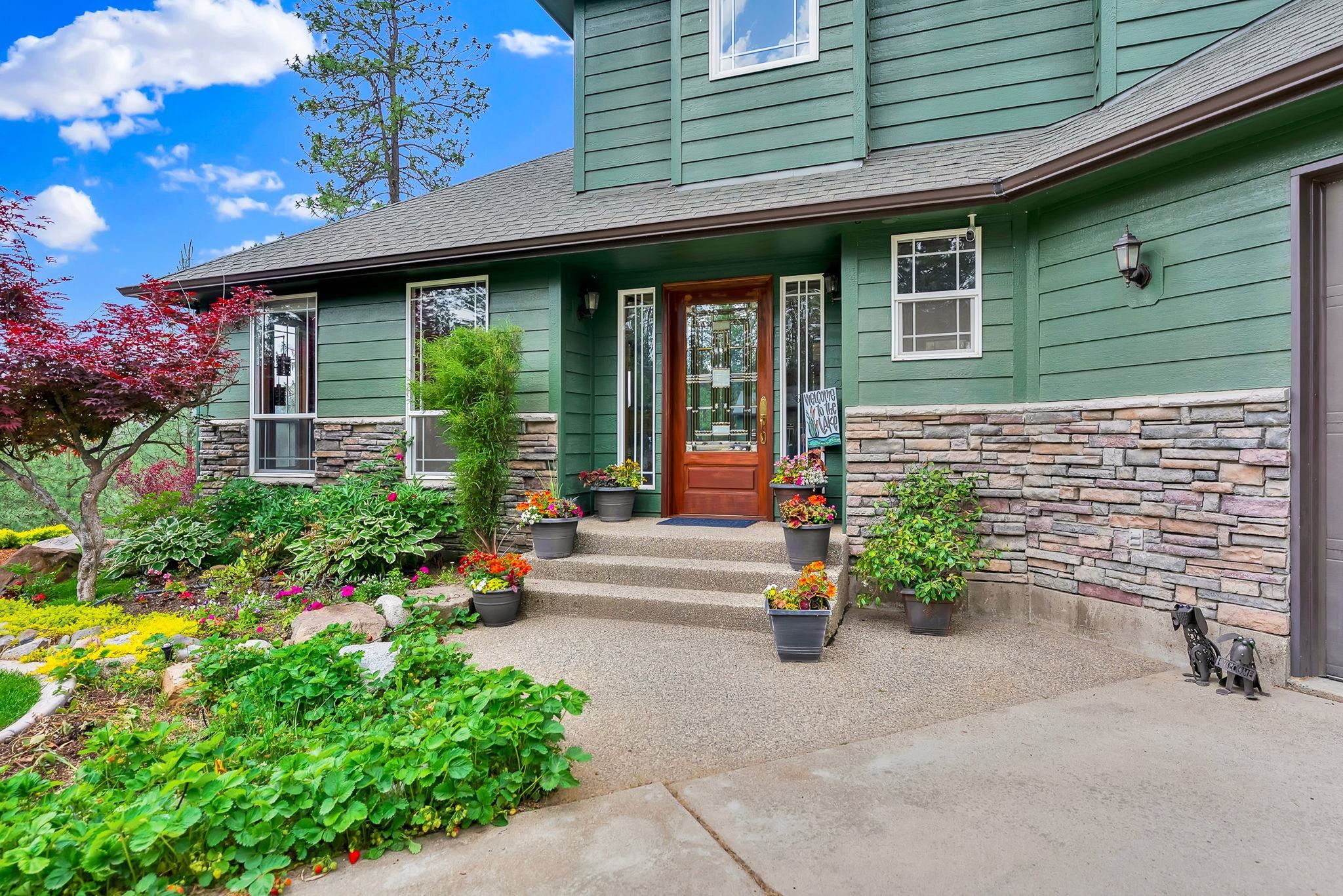 Nine Mile Falls, Washington, 99026, United States, 4 Bedrooms Bedrooms, ,3 BathroomsBathrooms,Residential,For Sale,1979955