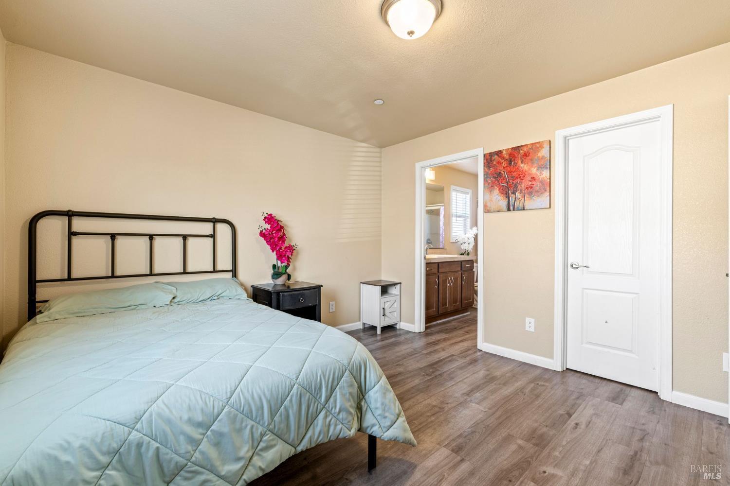 Vacaville, California, 95688, United States, 3 Bedrooms Bedrooms, ,2 BathroomsBathrooms,Residential,For Sale,1982047