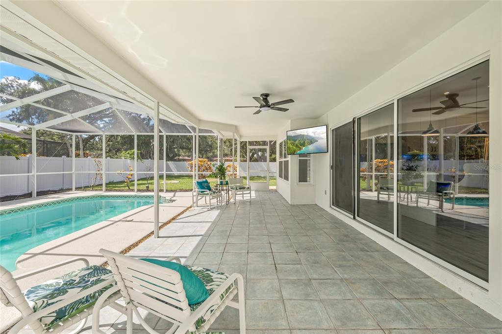 St Petersburg, Florida, 33705, United States, 4 Bedrooms Bedrooms, ,2 BathroomsBathrooms,Residential,For Sale,1919493