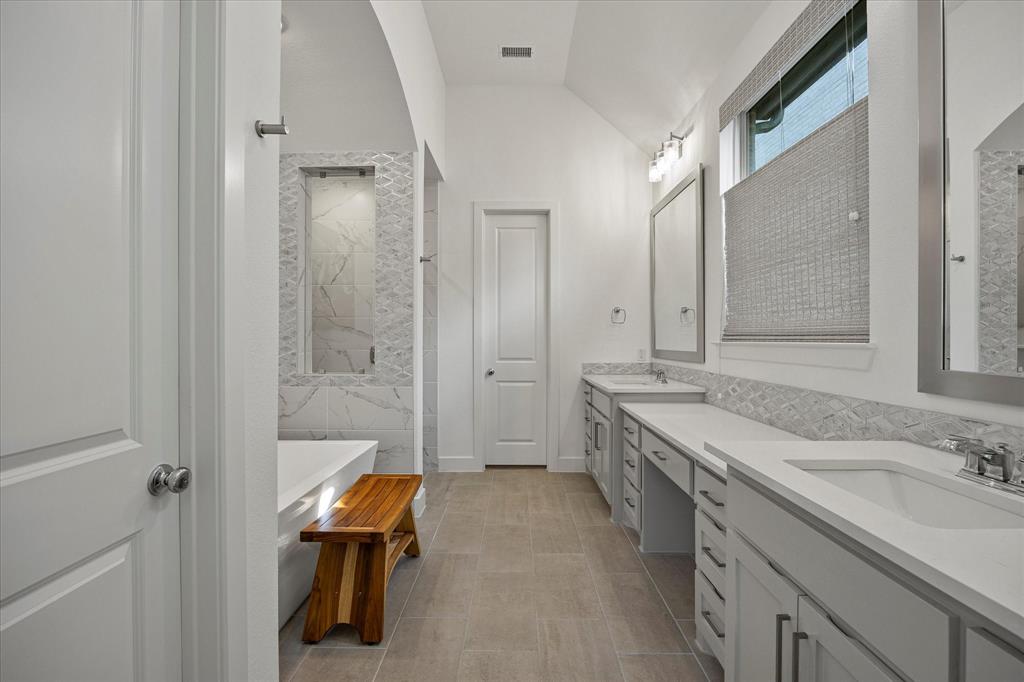 Rockwall, Texas, 75087, United States, 3 Bedrooms Bedrooms, ,4 BathroomsBathrooms,Residential,For Sale,1786102