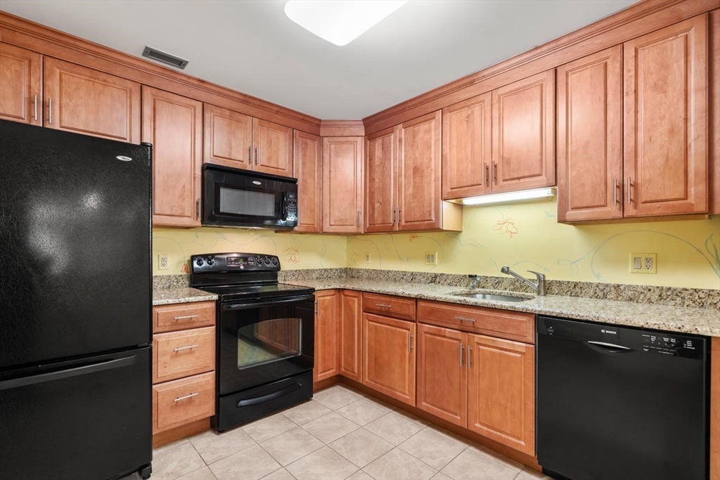 Newton, Massachusetts, 02459, United States, 2 Bedrooms Bedrooms, ,2 BathroomsBathrooms,Residential,For Sale,1890490