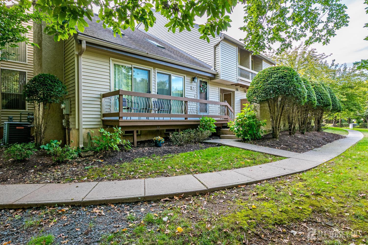 Edison, New Jersey, 08820, United States, 2 Bedrooms Bedrooms, ,3 BathroomsBathrooms,Residential,For Sale,1991890