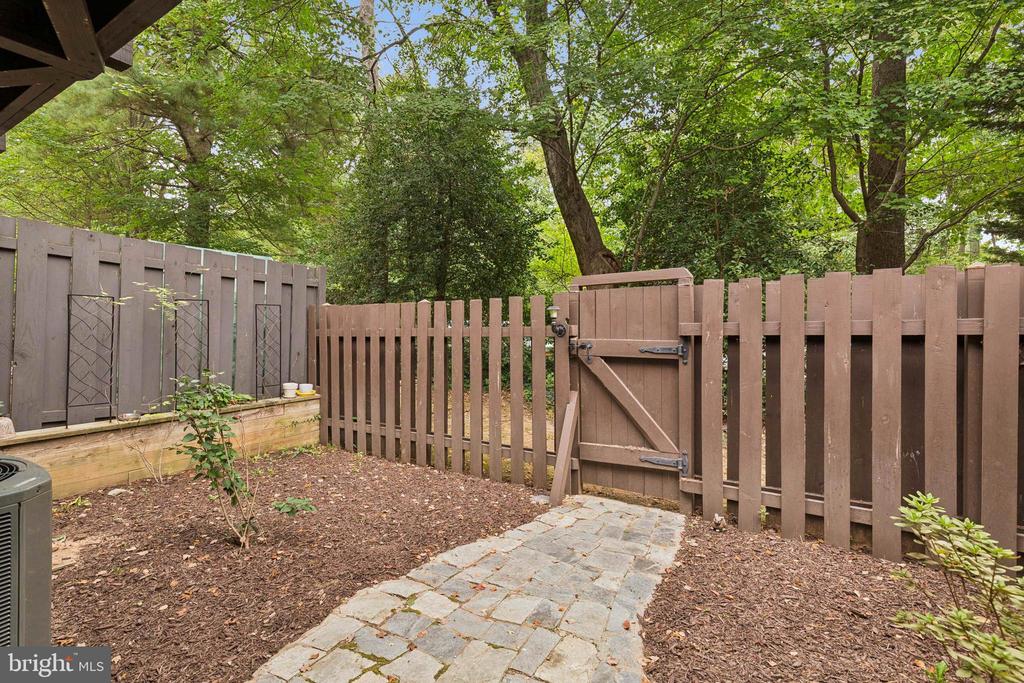 Reston, Virginia, 20191, United States, 3 Bedrooms Bedrooms, ,3 BathroomsBathrooms,Residential,For Sale,1978465