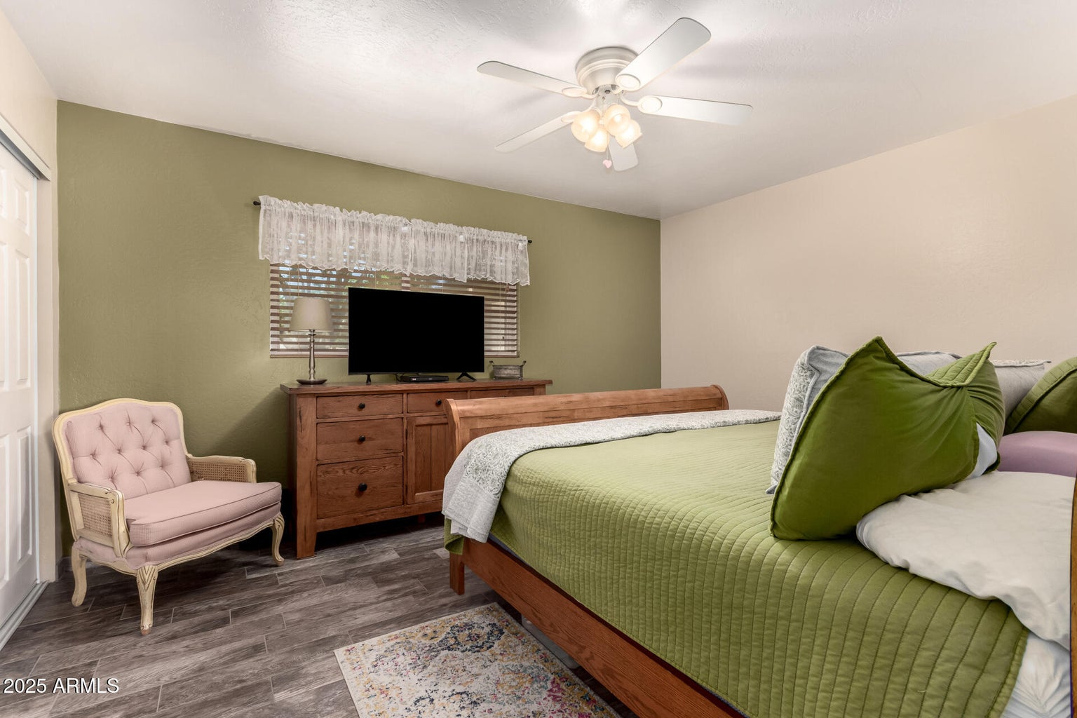 Chandler, Arizona, 85249, United States, 3 Bedrooms Bedrooms, ,2 BathroomsBathrooms,Residential,For Sale,1975354