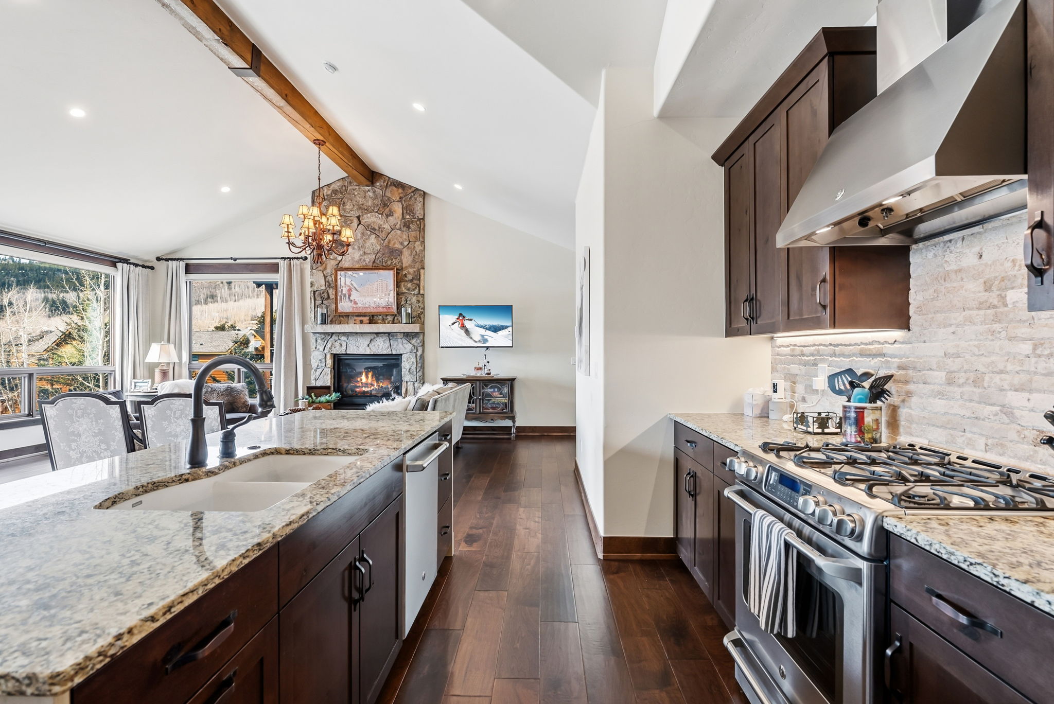  Experience Elevated Mountain Living at 59 Erickson Loop #4B - 物件實景