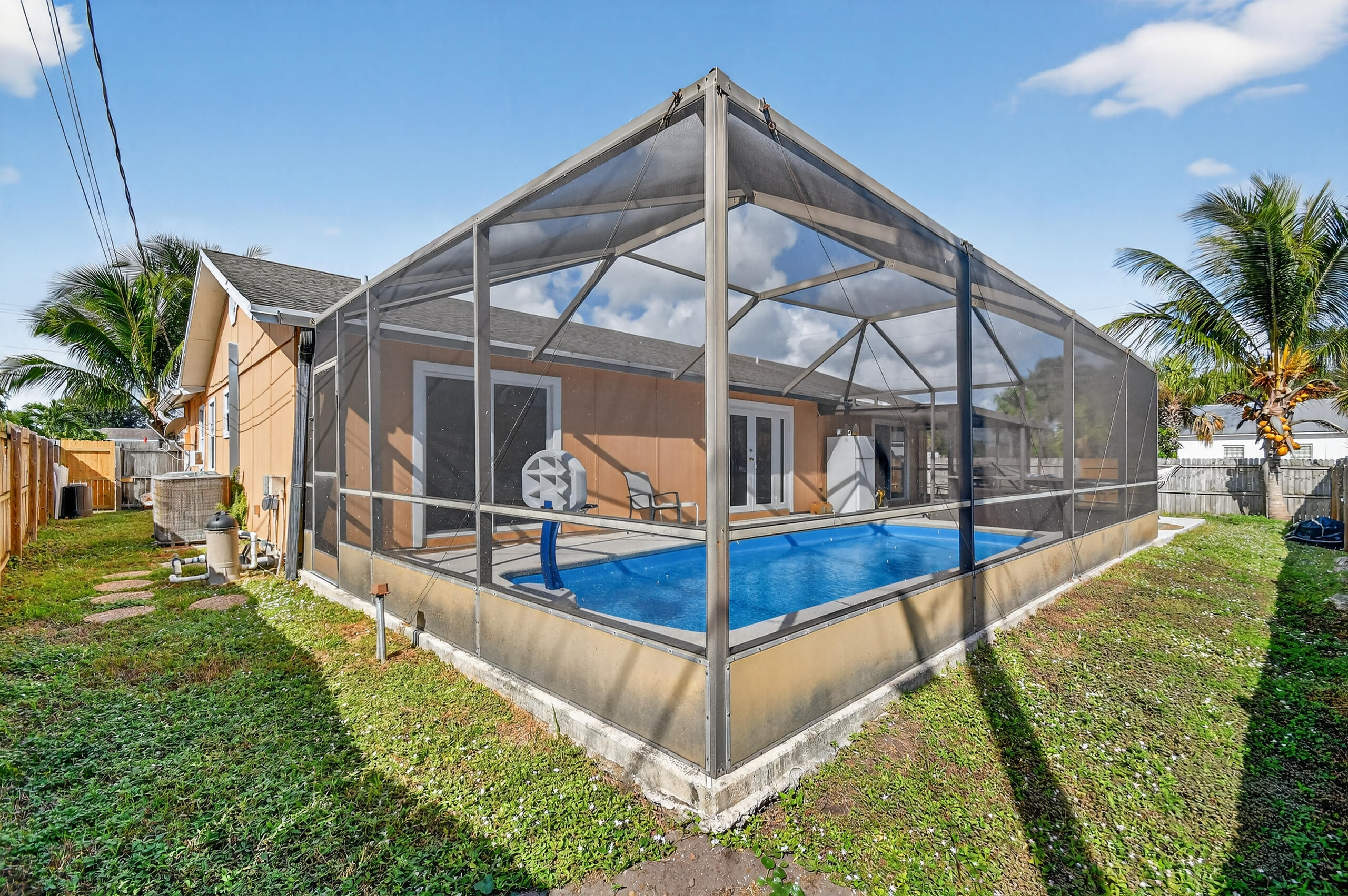 West Palm Beach, Florida, 33406, United States, 3 Bedrooms Bedrooms, ,2 BathroomsBathrooms,Residential,For Sale,1998393