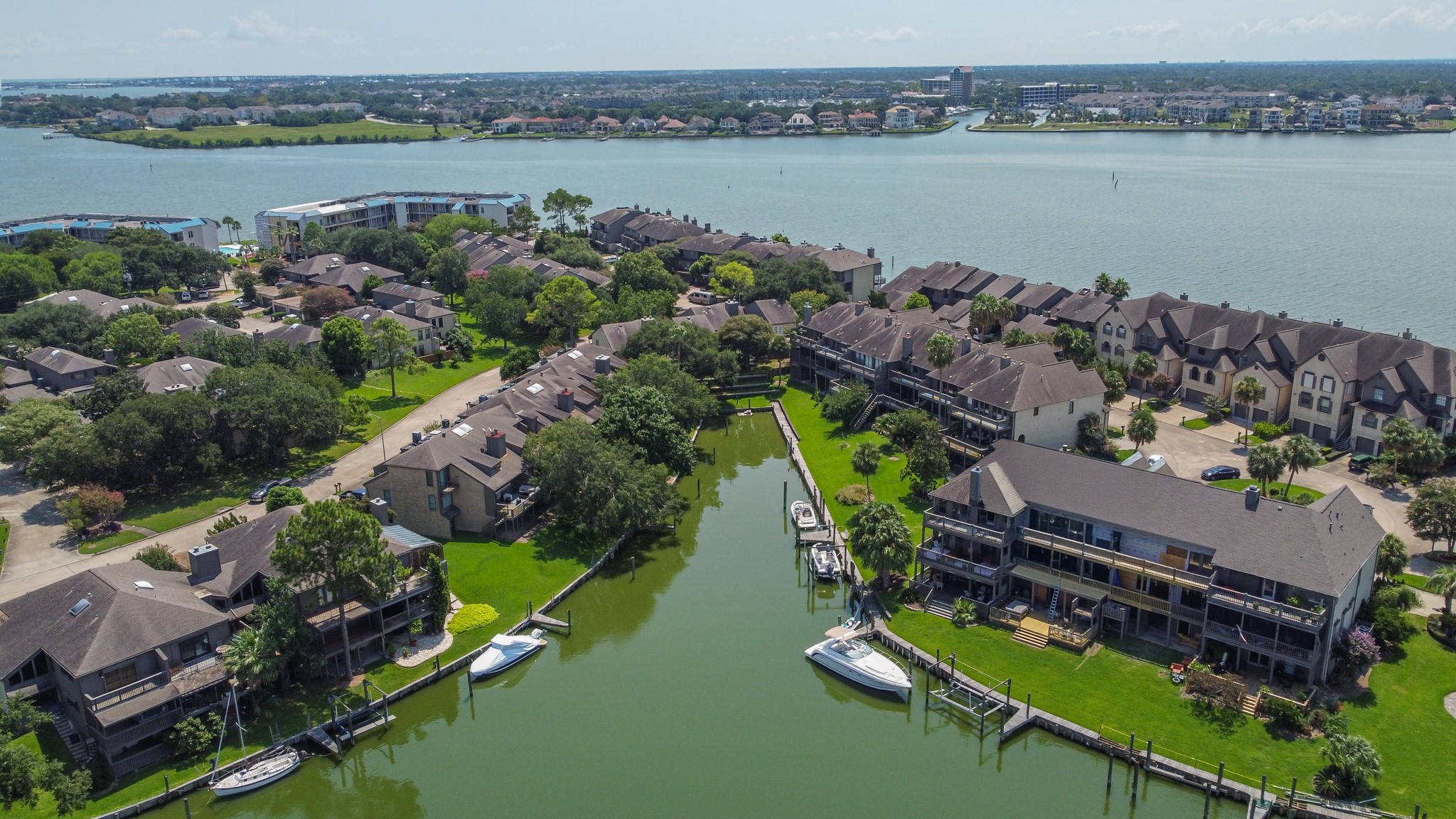 Houston, Texas, 77058, United States, 3 Bedrooms Bedrooms, ,4 BathroomsBathrooms,Residential,For Sale,1924880