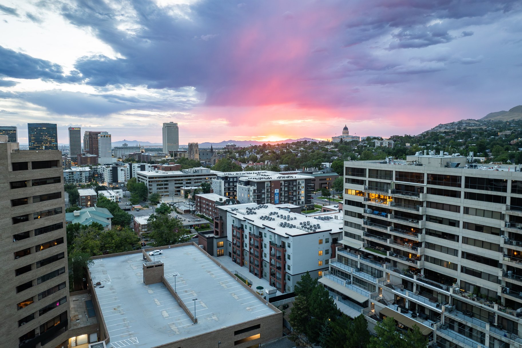  Corner Residence with Towering Views of Salt Lake City - 物件實景