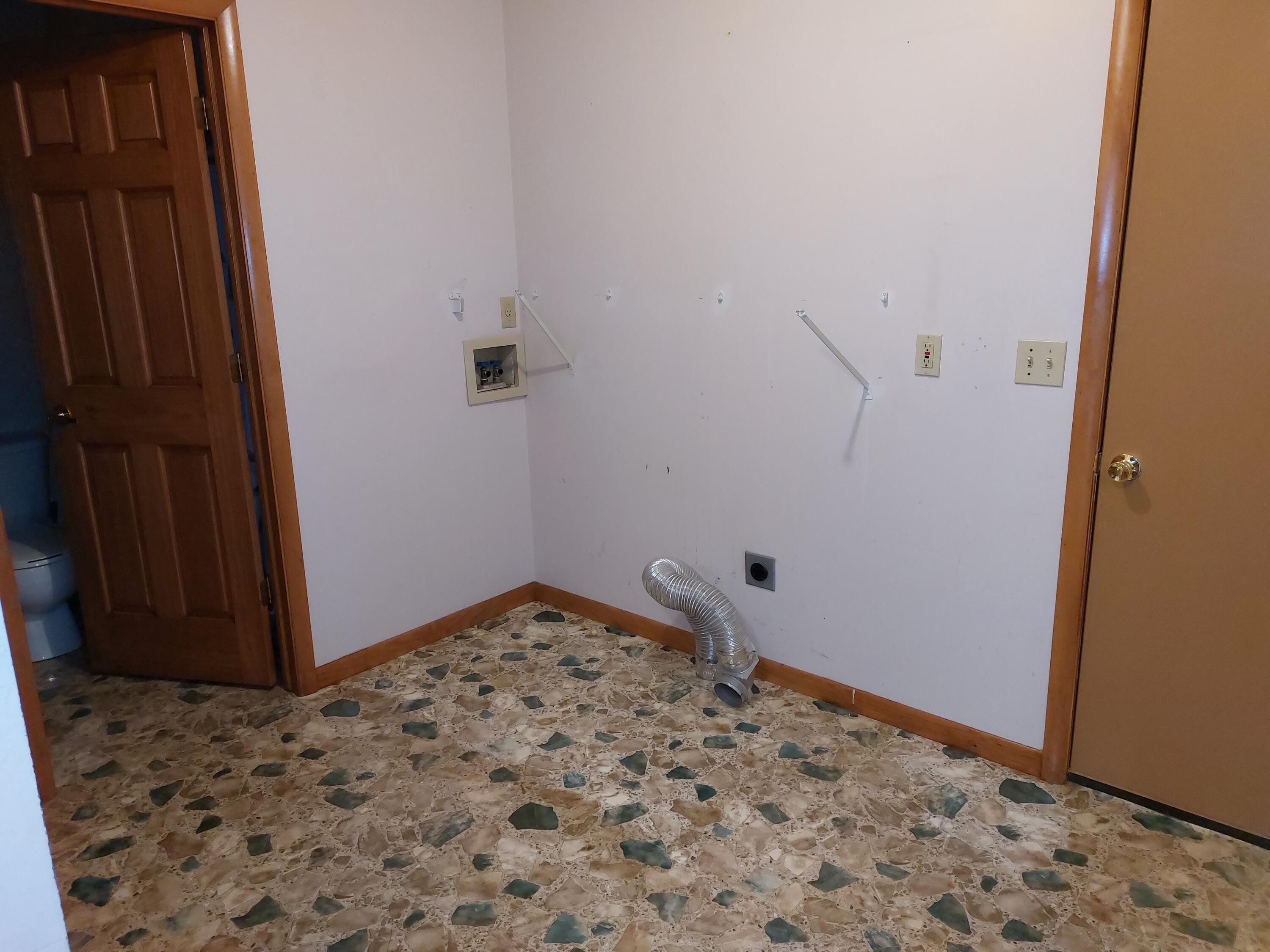 Dowagiac, Michigan, 49047, United States, 3 Bedrooms Bedrooms, ,2 BathroomsBathrooms,Residential,For Sale,1909140