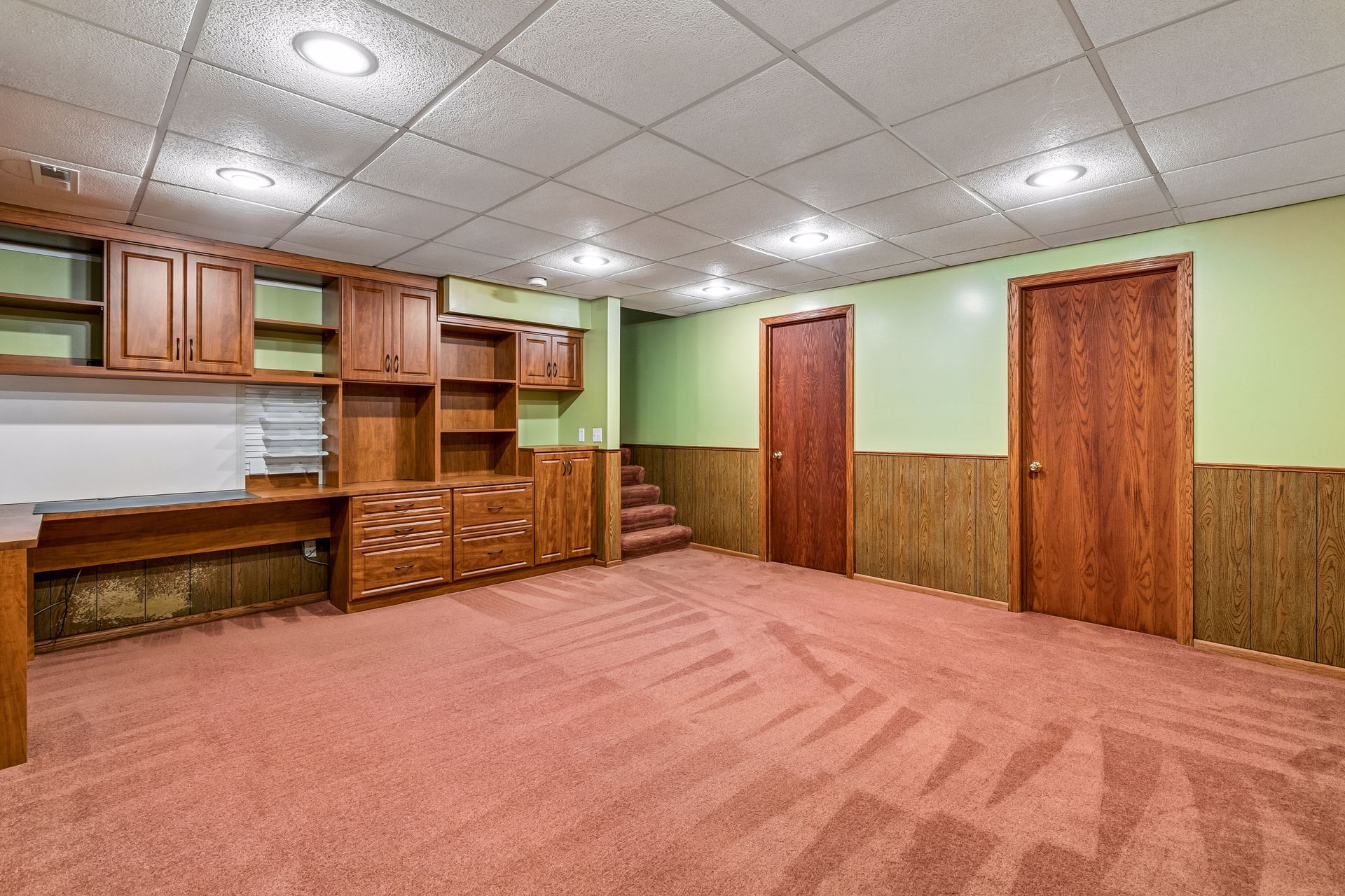  Cul-de-Sac Living with Over an Acre of Land - 物件實景