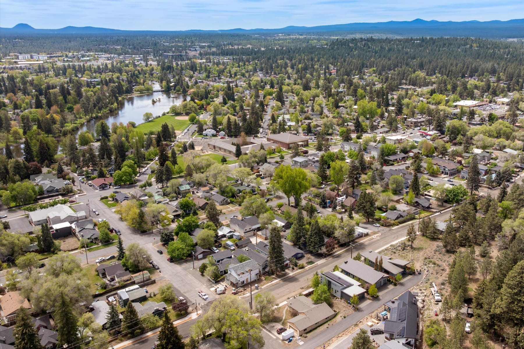  628 NW Portland Avenue Bend, OR 97703 - 物件實景