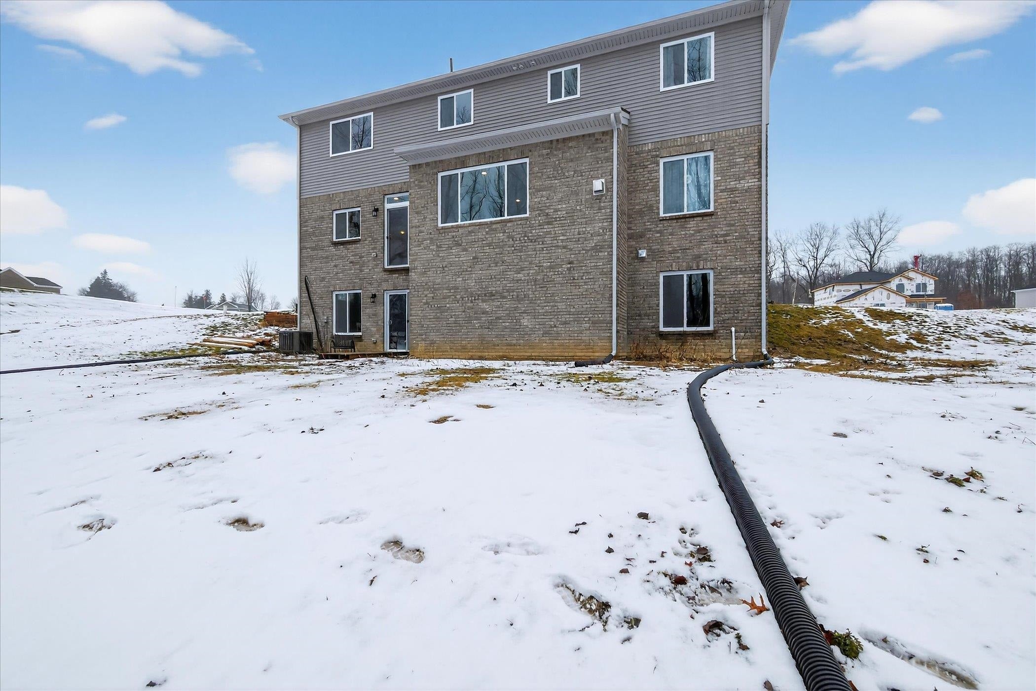 Ortonville, Michigan, 48462, United States, 5 Bedrooms Bedrooms, ,3 BathroomsBathrooms,Residential,For Sale,2008578