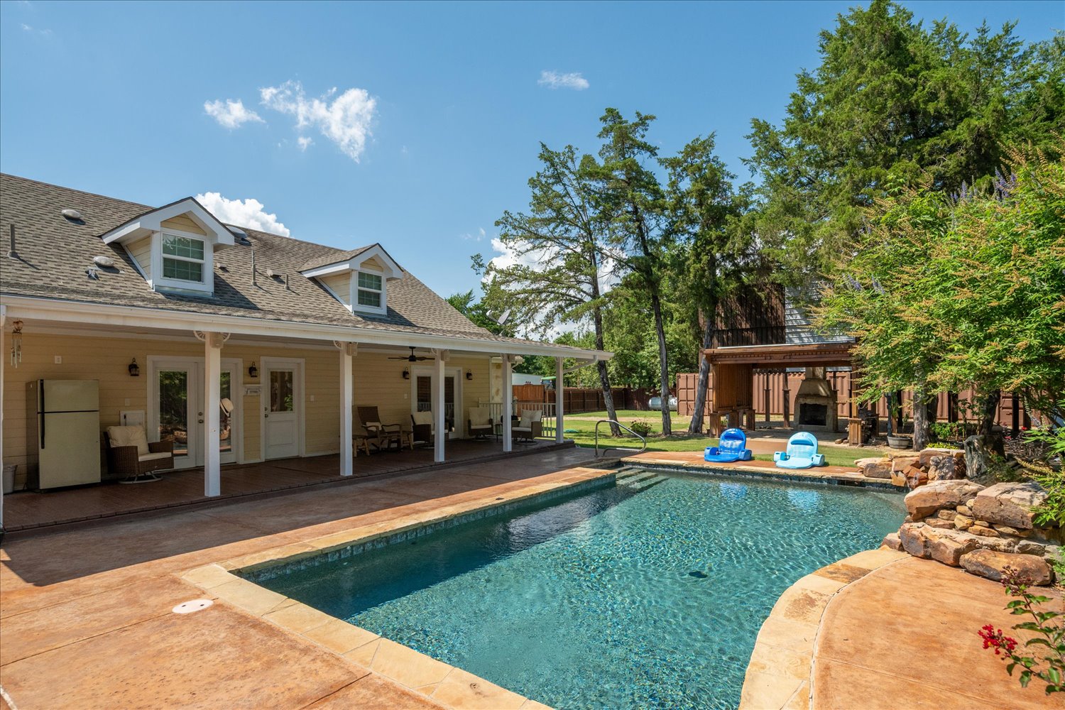 Quinlan, Texas, 75474, United States, 2 Bedrooms Bedrooms, ,2 BathroomsBathrooms,Residential,For Sale,1937387