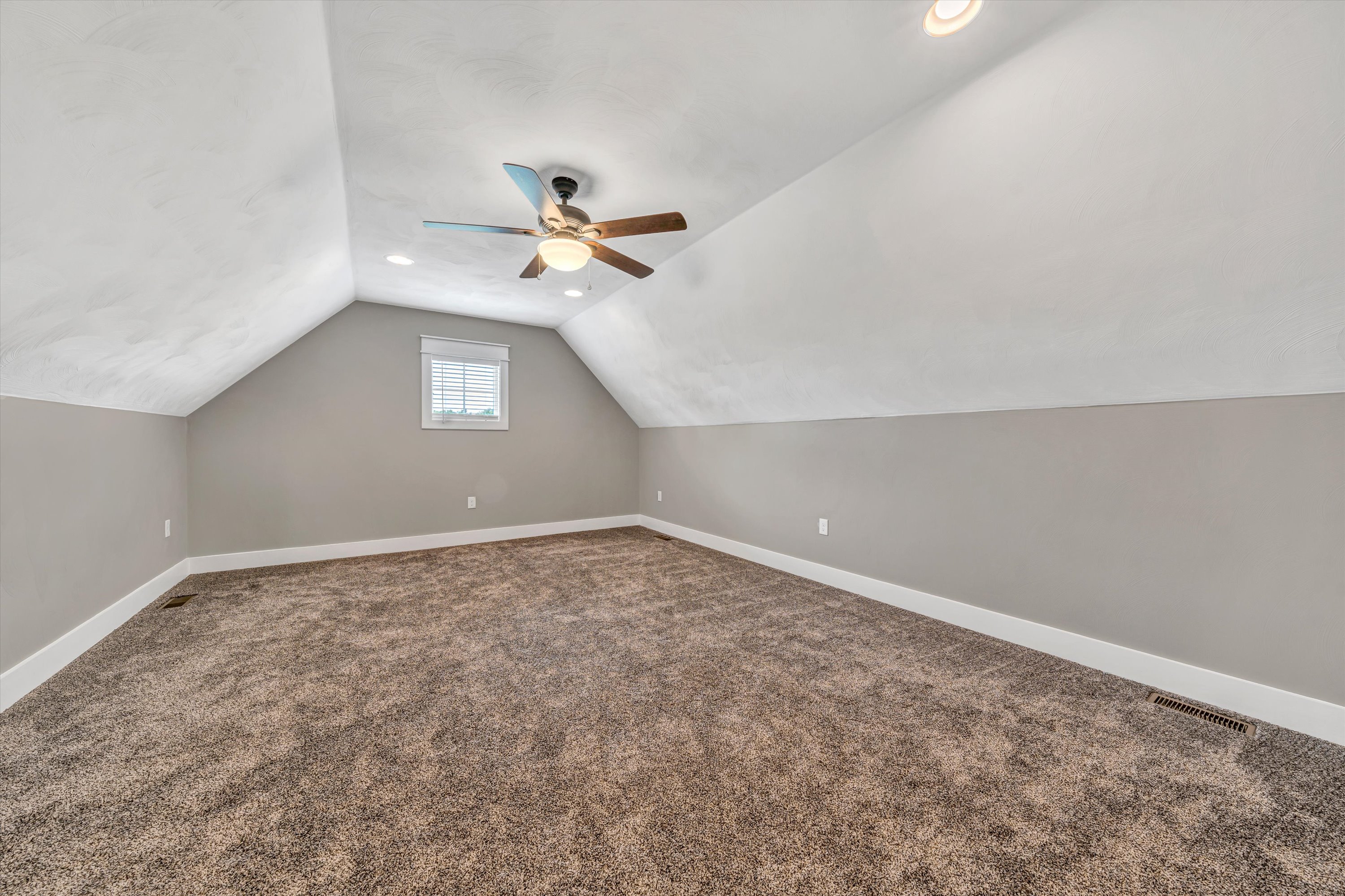 Blue Ridge, Virginia, 24064, United States, 4 Bedrooms Bedrooms, ,3 BathroomsBathrooms,Residential,For Sale,1930042