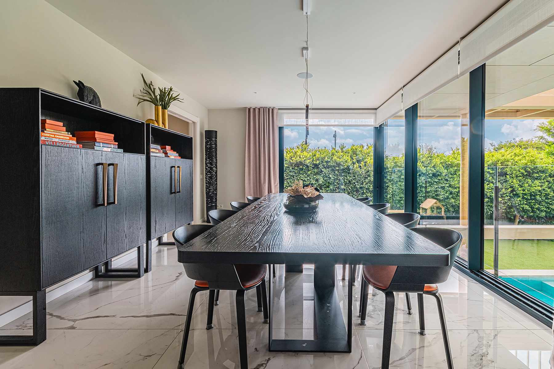  Luxury contemporary villa with pool, garden, and top energy efficiency - 物件實景