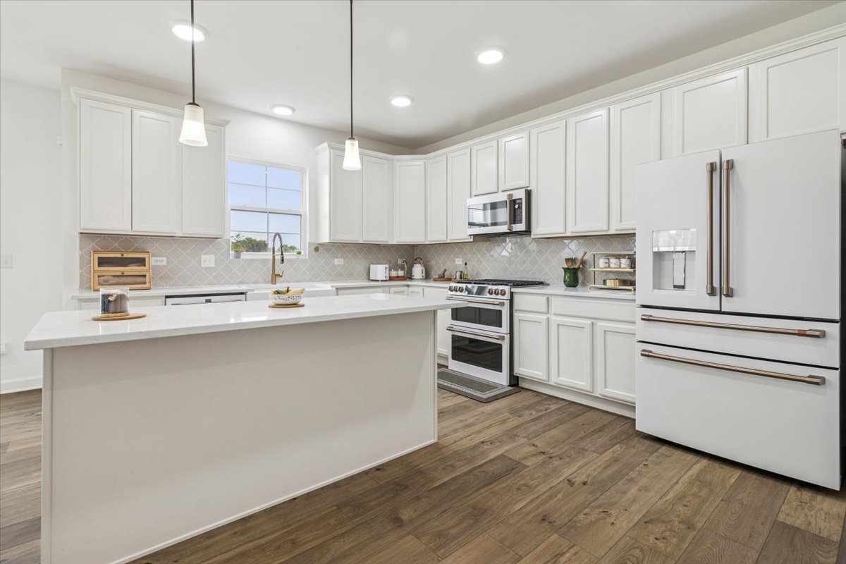 Plainfield, Illinois, 60544, United States, 3 Bedrooms Bedrooms, ,3 BathroomsBathrooms,Residential,For Sale,1967052