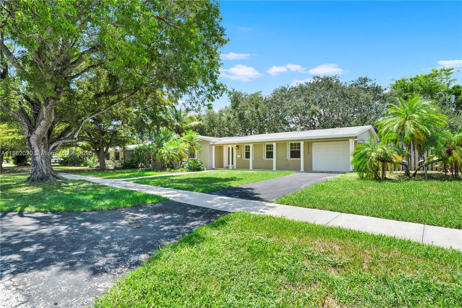 Miami, Florida, 33157, United States, 2 Bedrooms Bedrooms, ,1 BathroomBathrooms,Residential,For Sale,1932105