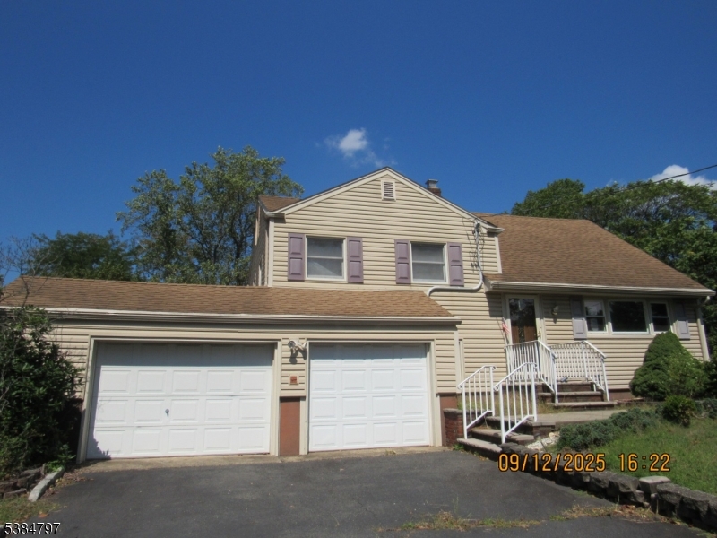 Piscataway Twp., New Jersey, 08854, United States, 3 Bedrooms Bedrooms, ,2 BathroomsBathrooms,Residential,For Sale,1949354