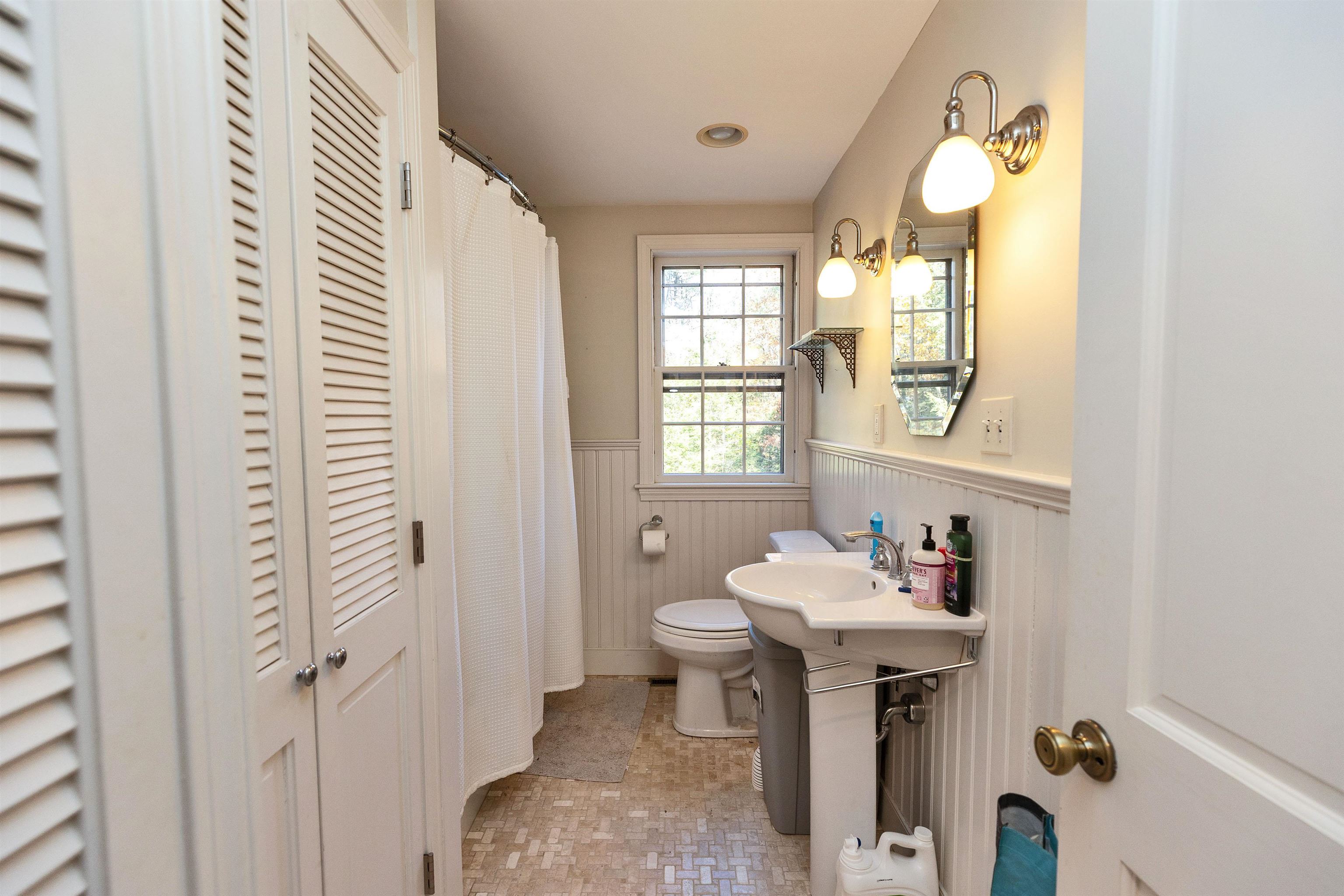 Wilton, New Hampshire, 03086, United States, 3 Bedrooms Bedrooms, ,3 BathroomsBathrooms,Residential,For Sale,1985735