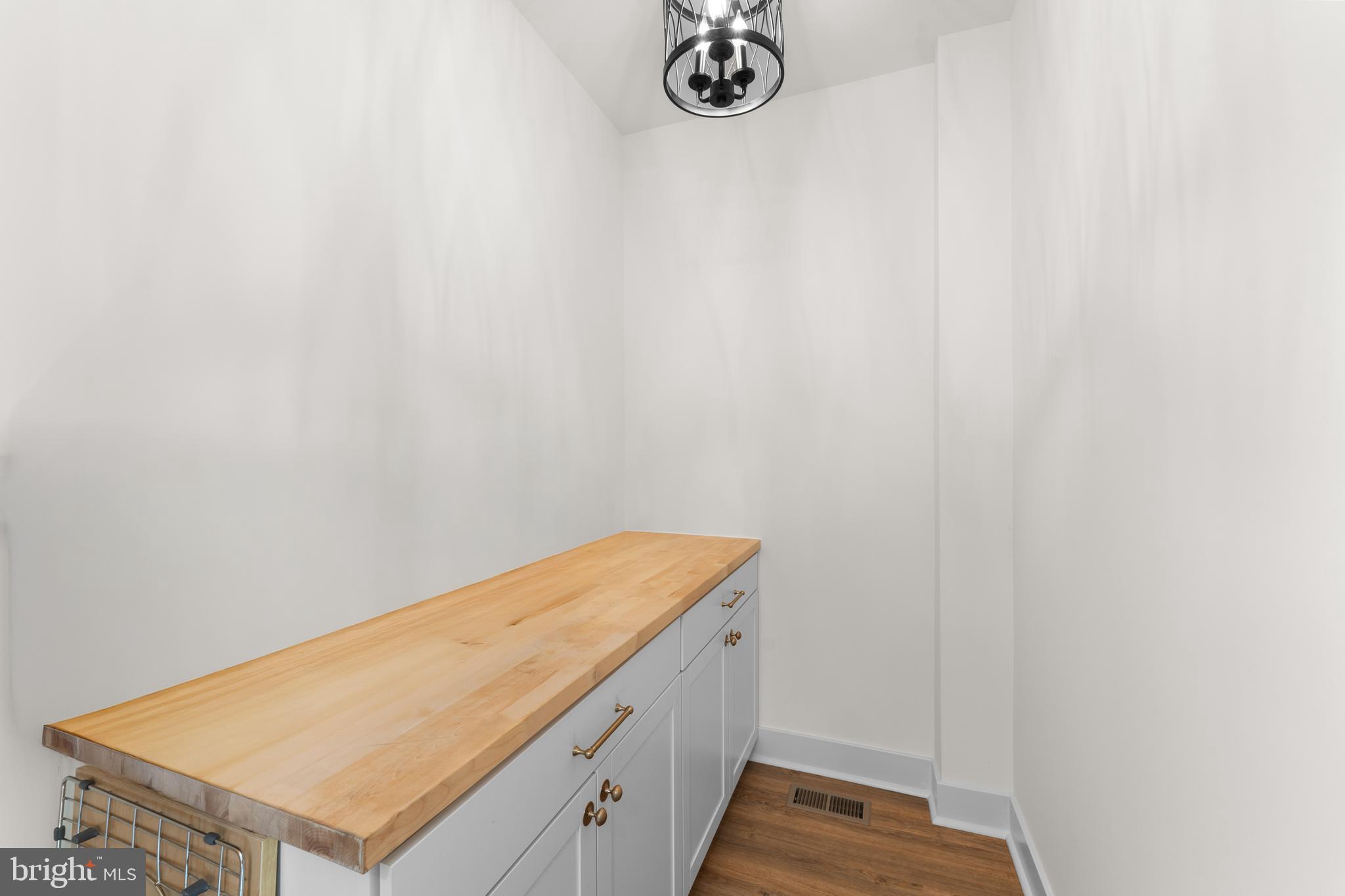 Culpeper, Virginia, 22701, United States, 3 Bedrooms Bedrooms, ,4 BathroomsBathrooms,Residential,For Sale,1984600