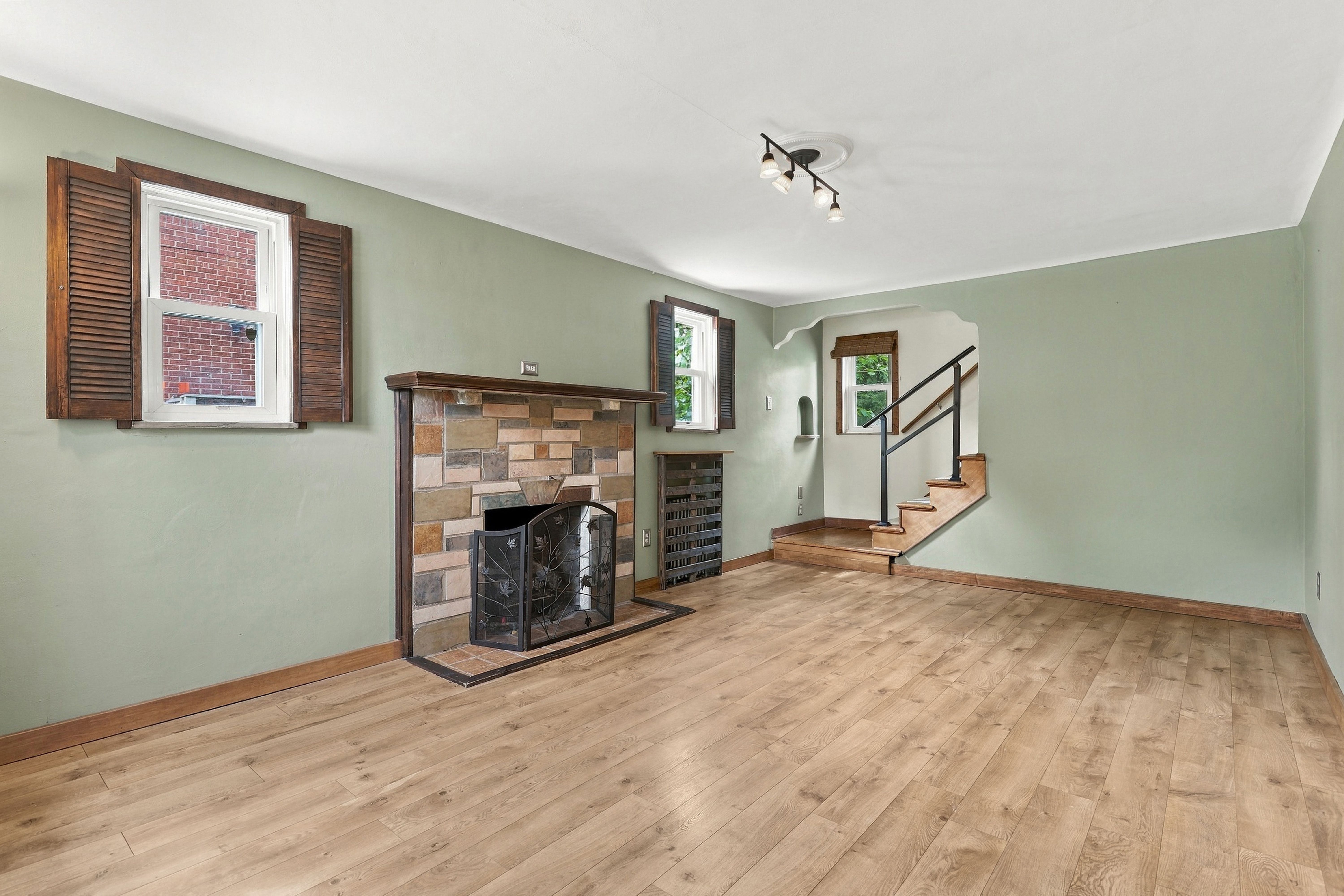  715 Maple Street, West Mifflin, PA 15122 - 物件實景
