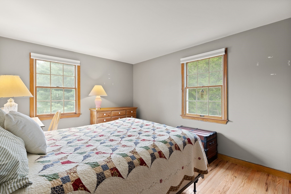 Easton, Massachusetts, 02375, United States, 6 Bedrooms Bedrooms, ,2 BathroomsBathrooms,Residential,For Sale,1927238