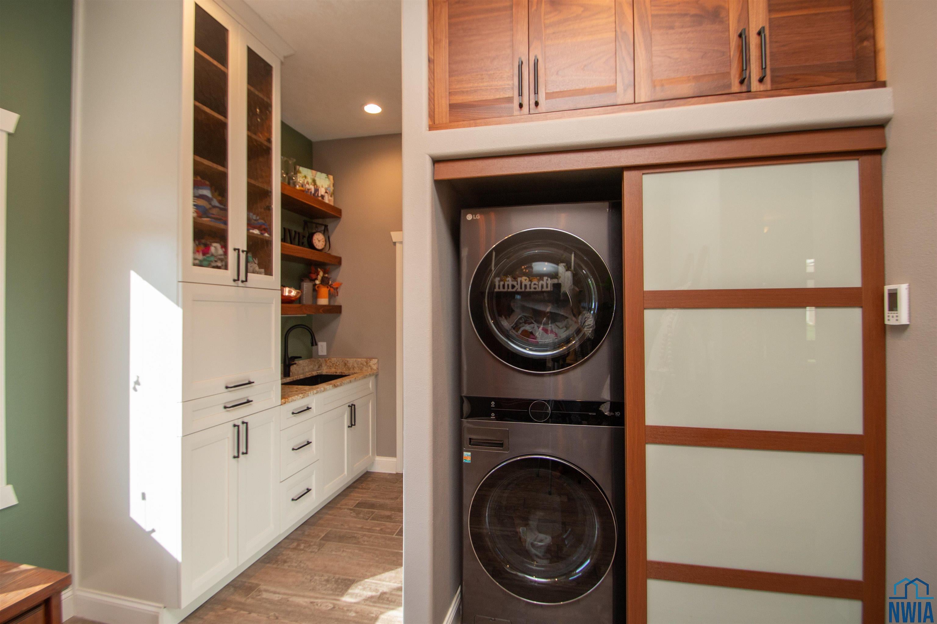 Sioux City, Iowa, 51106, United States, 5 Bedrooms Bedrooms, ,7 BathroomsBathrooms,Residential,For Sale,1976174